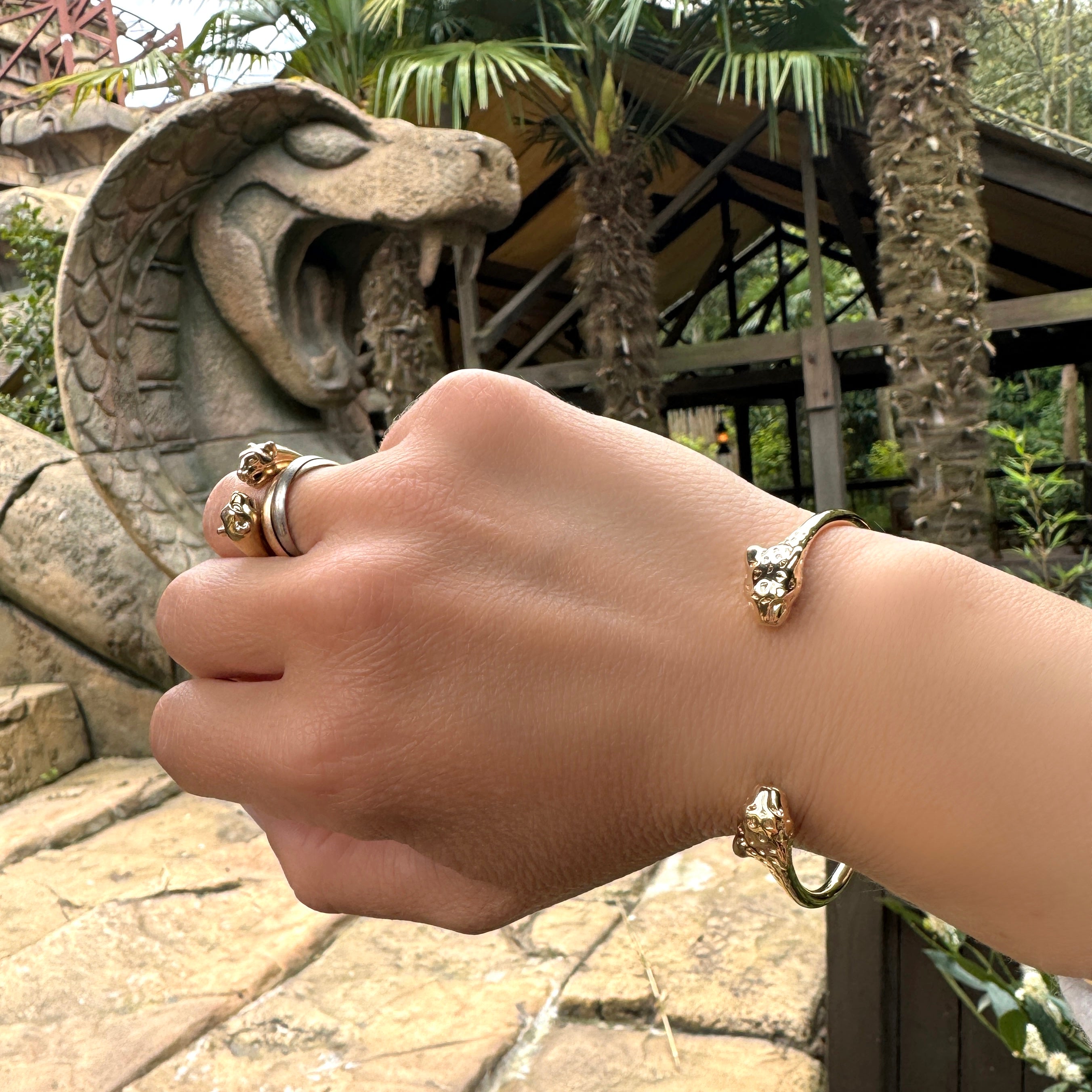 Gold-plated “Panther Ring” bracelet