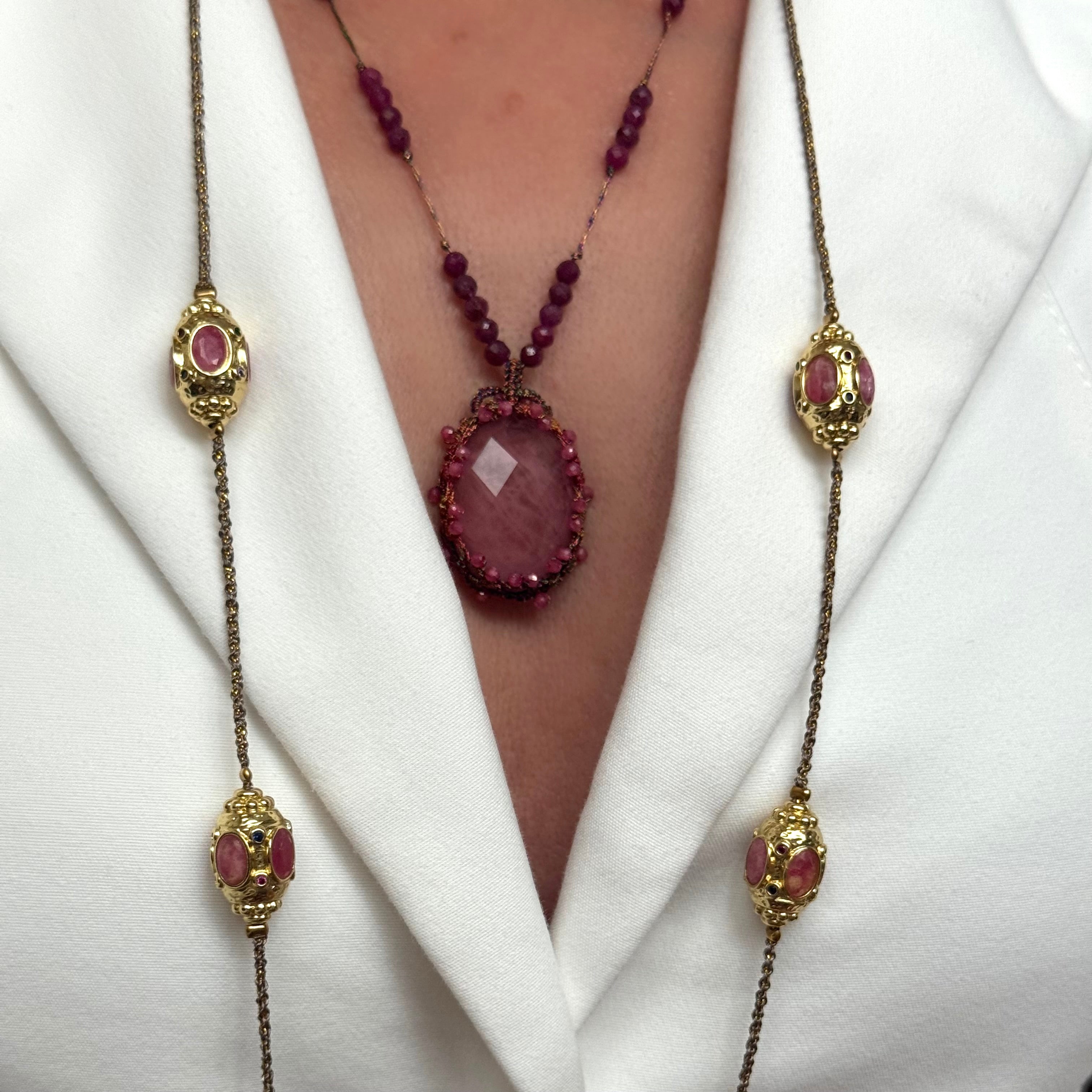 Collier Fil perlé « Pierre rose intense »