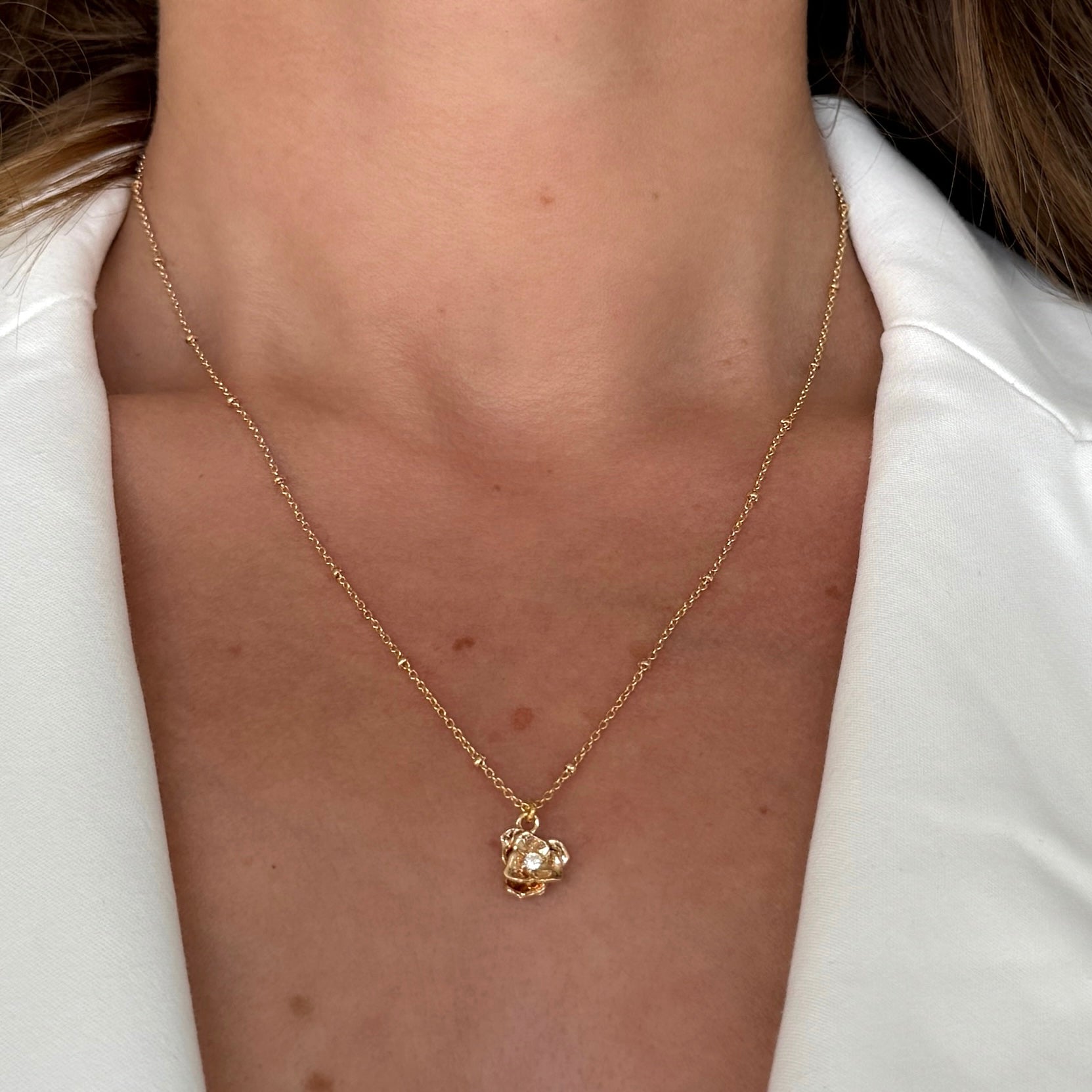 Gold-plated “Camellia” necklace