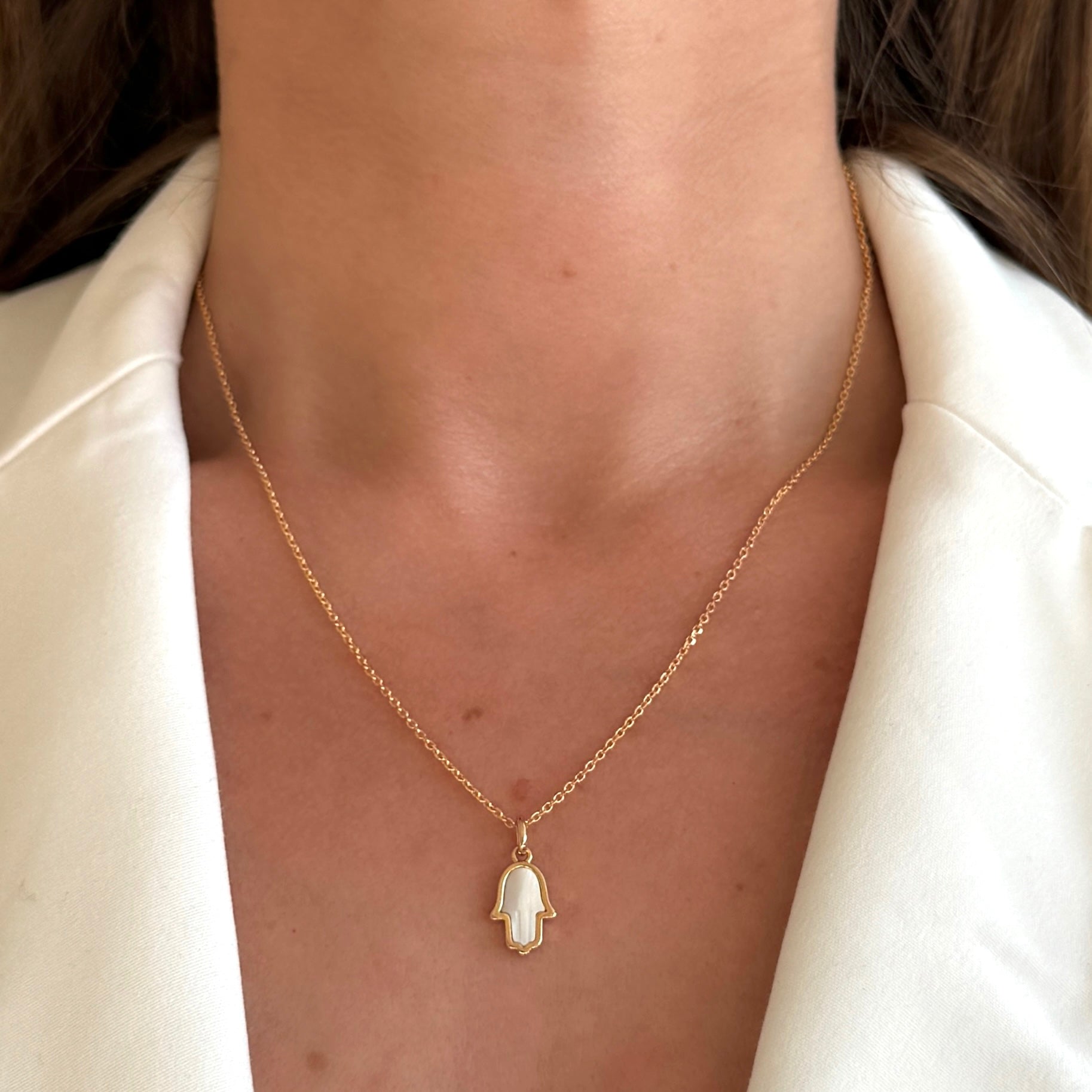 Gold-plated “Hand of Fatma mother-of-pearl” necklace