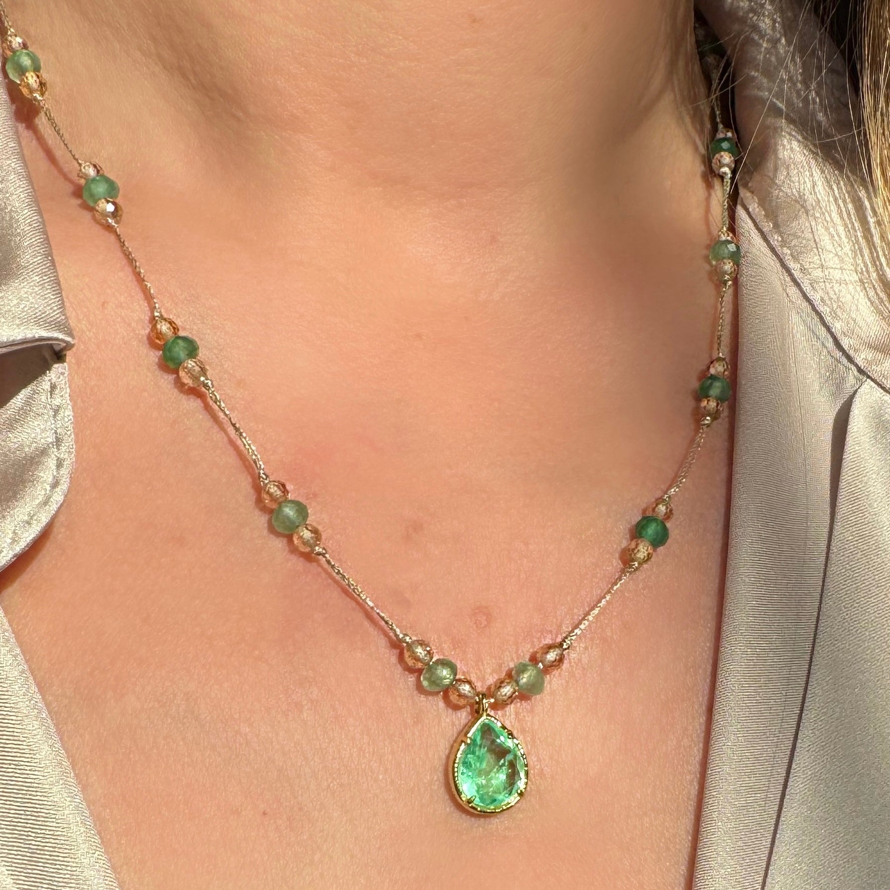 Collier fil « Goutte de Tourmaline Verte » Élégance Naturelle