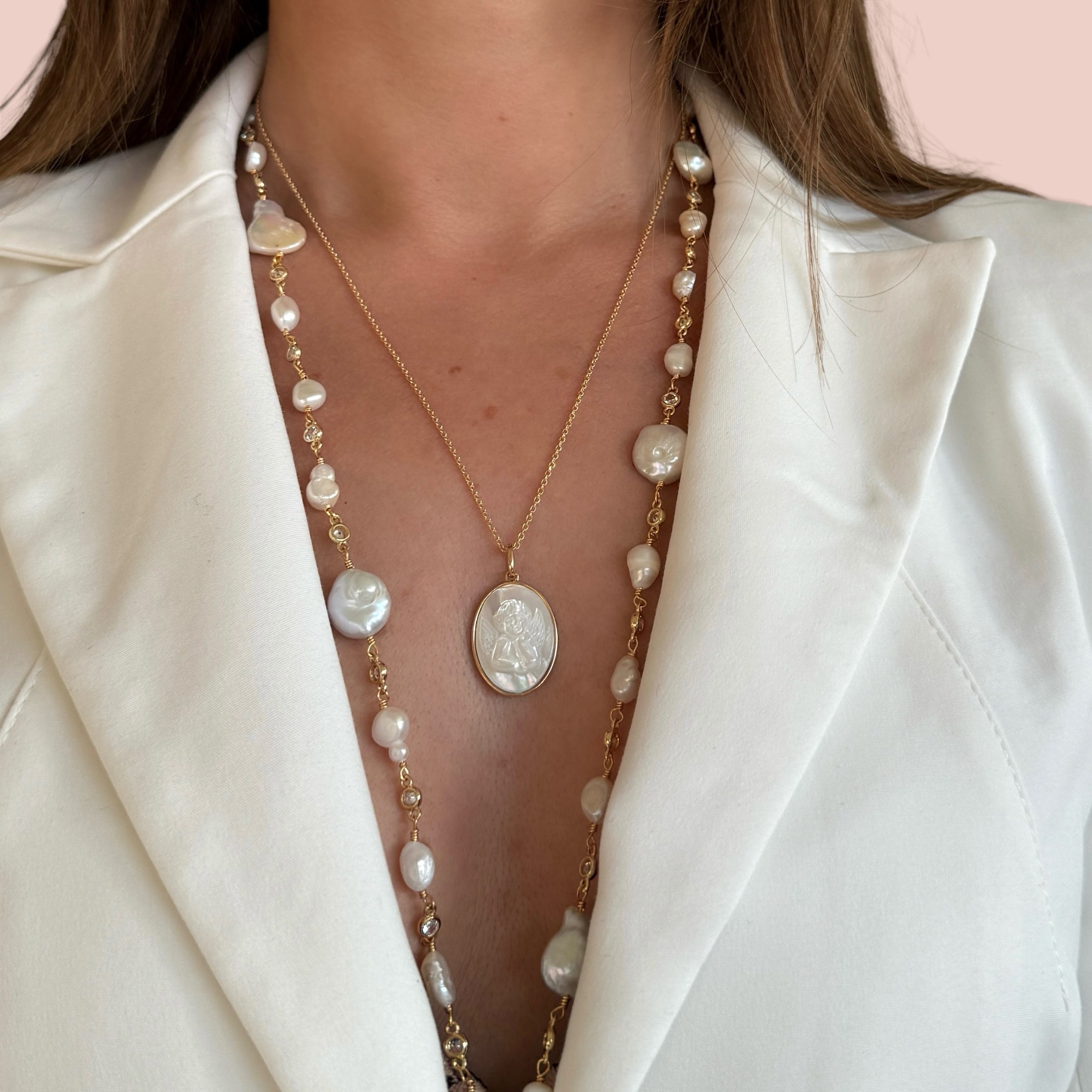 Gold-plated “Virgin Mary mother-of-pearl medal” necklace