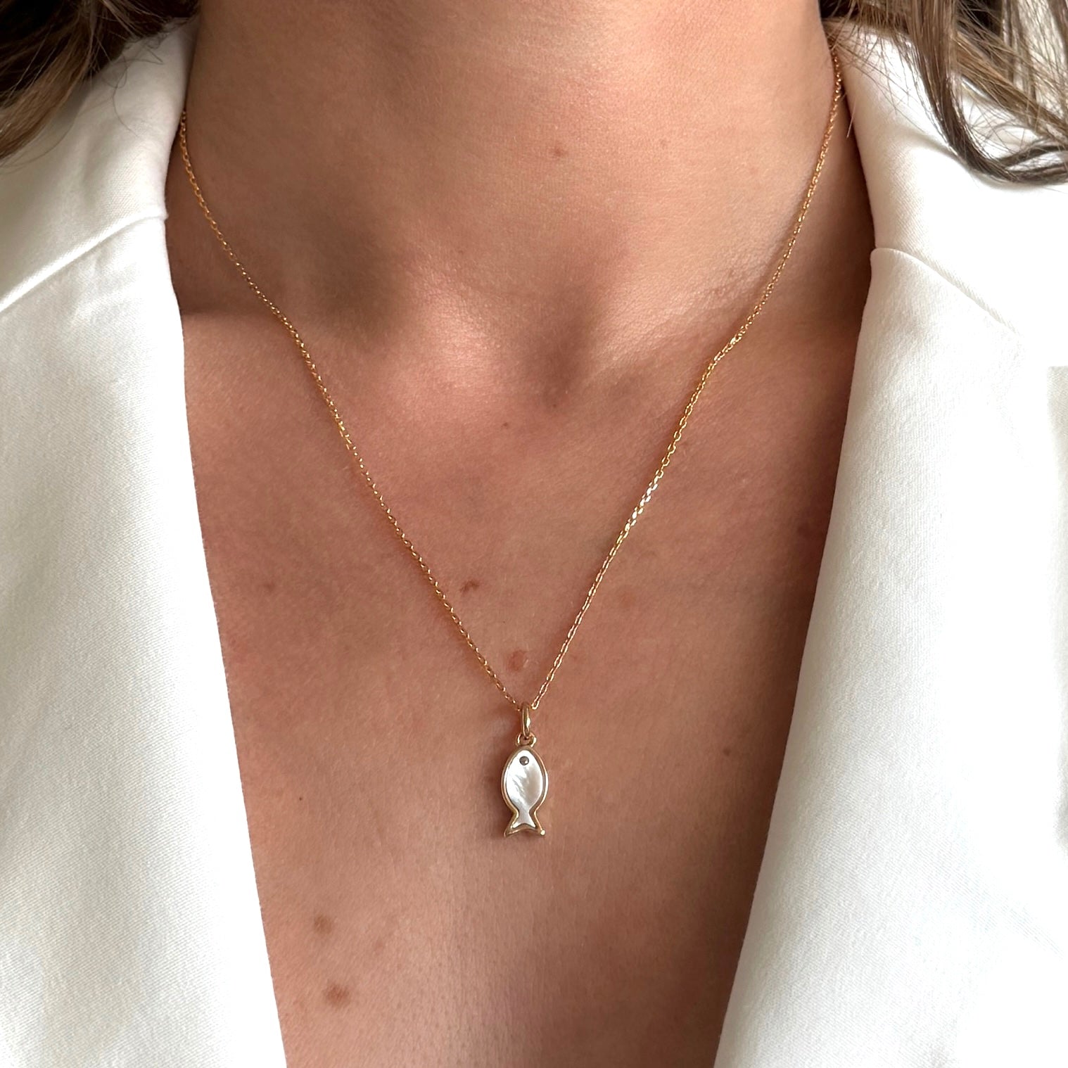 Gold-plated “Pearly fish” necklace