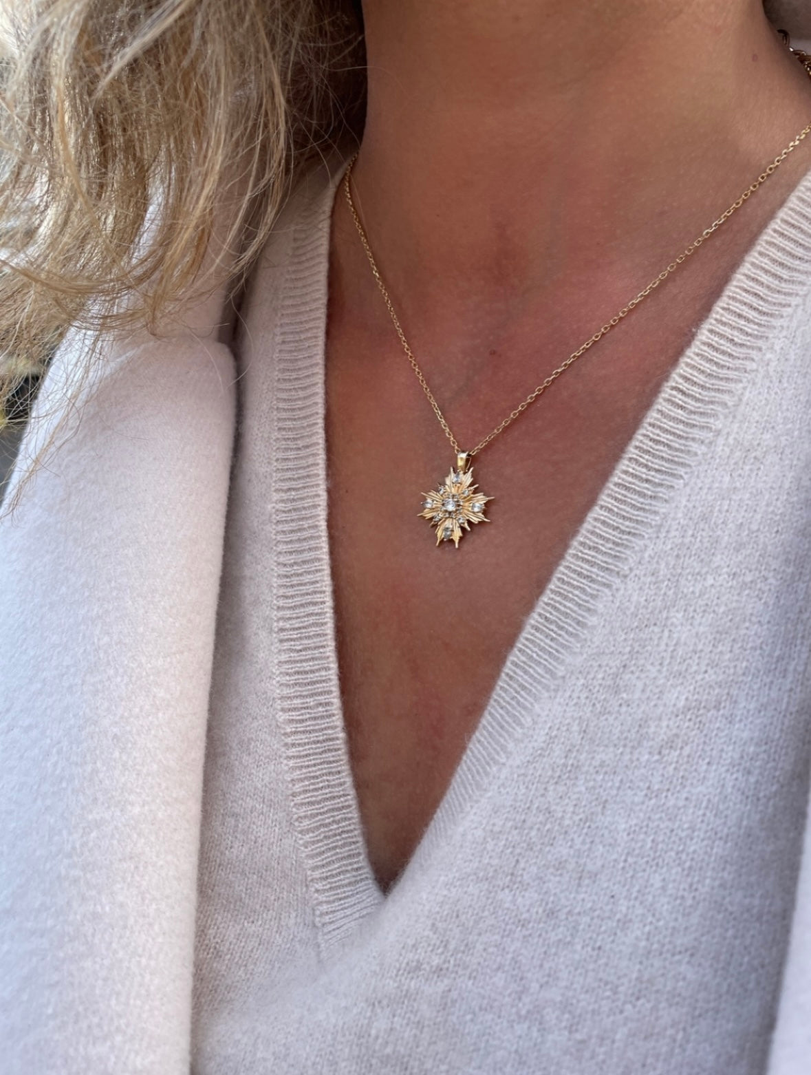 Gold-plated “Ray of light” necklace