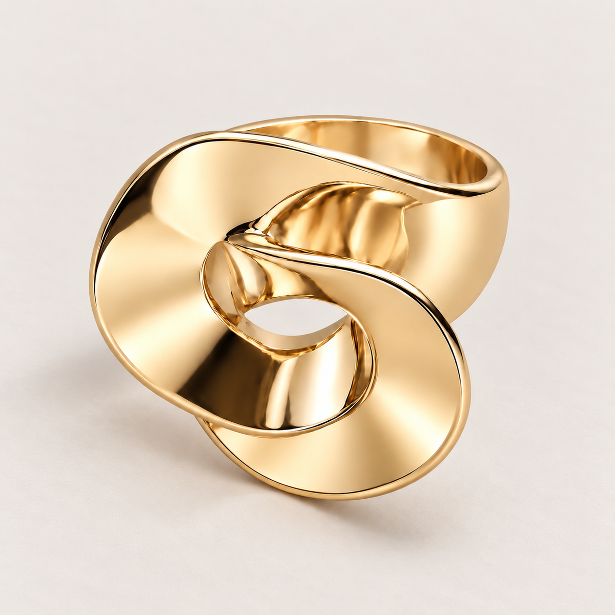 Bague « Sculpturale contemporaine » plaqué or