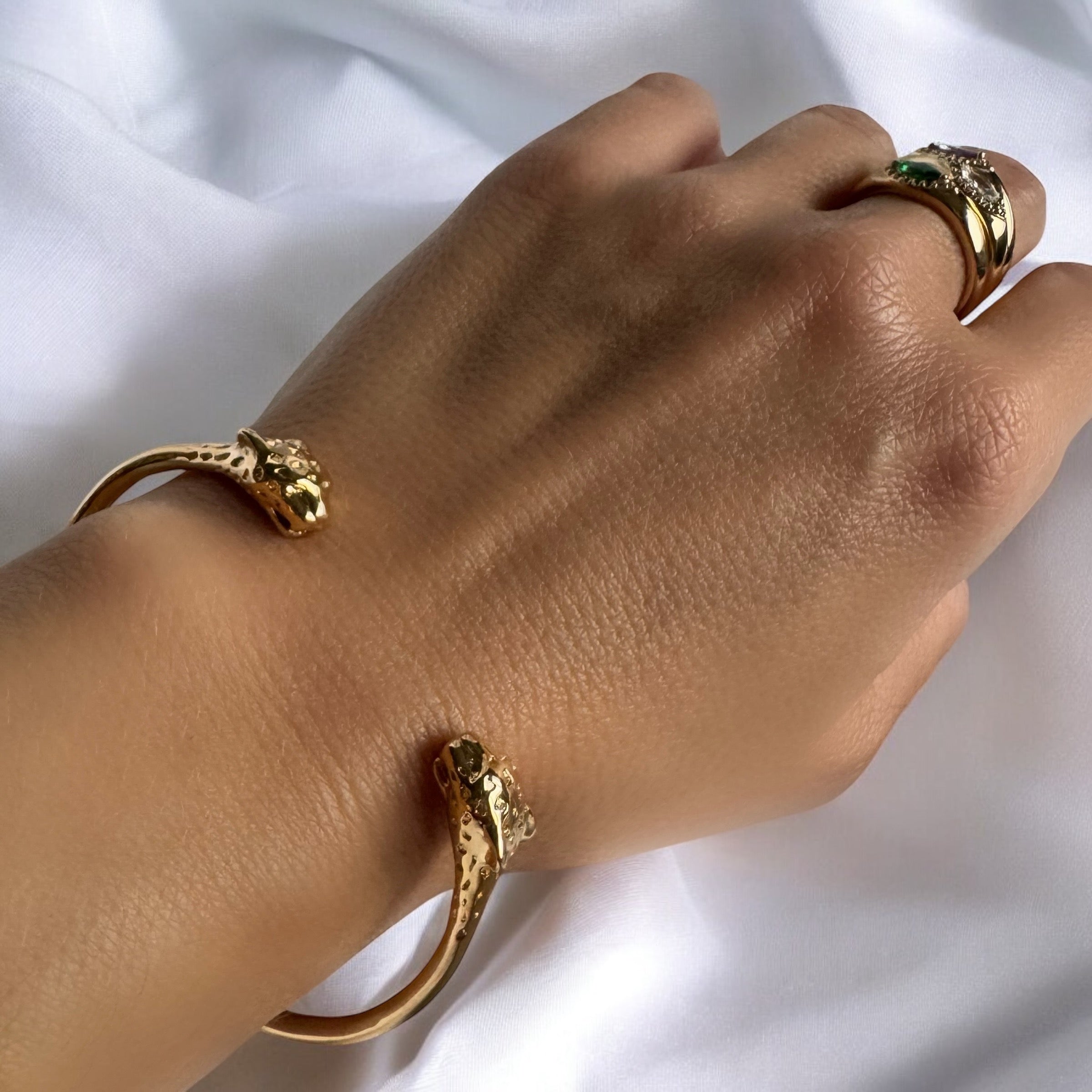 Gold-plated “Panther Ring” bracelet