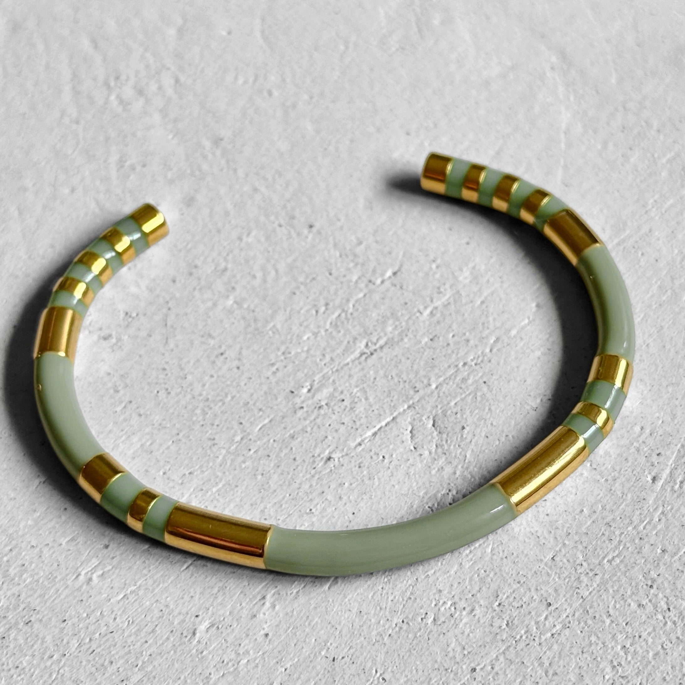 Bracelet "Jonc Rigide Émaillé Doré" – Couleurs au choix