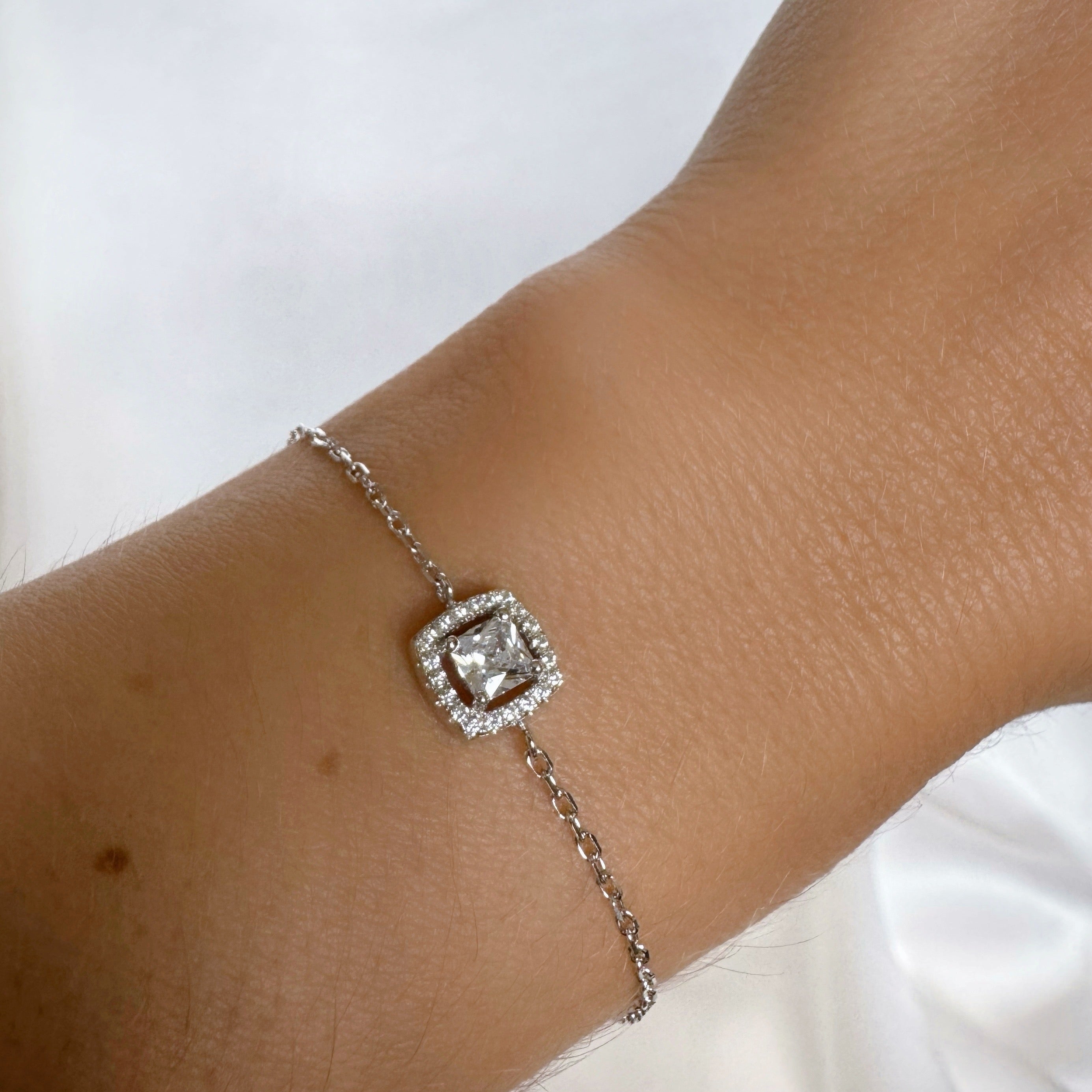 Bracelet « Solitaire coussin serti » argent 925 rhodié