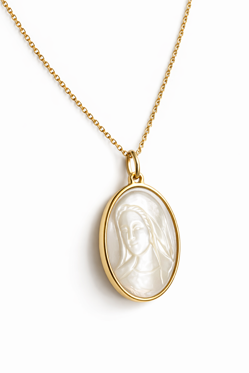 Collier « Médaille Vierge Marie nacre » plaqué or