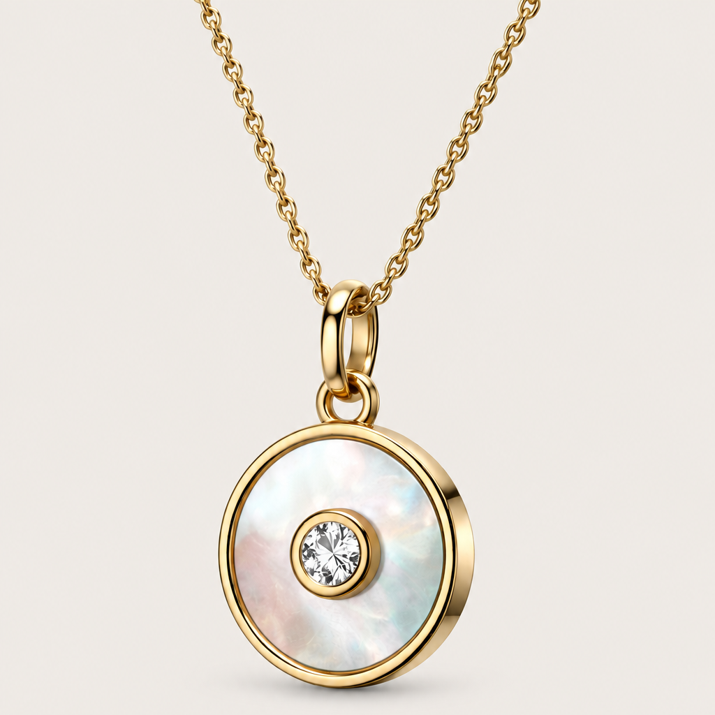 Collier “Petite médaille nacrée” plaqué or