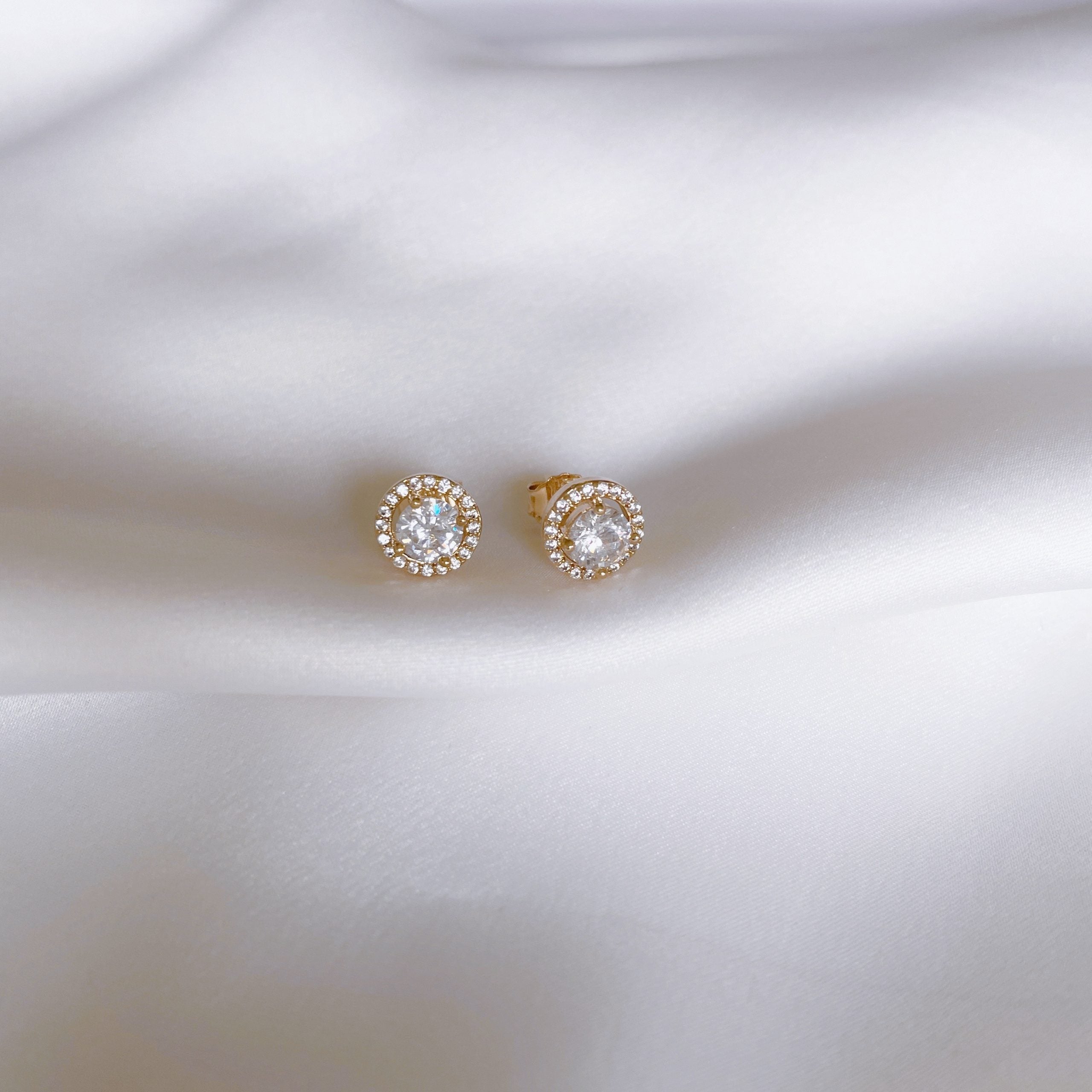 Gold-plated “Solitaire crimped” earrings