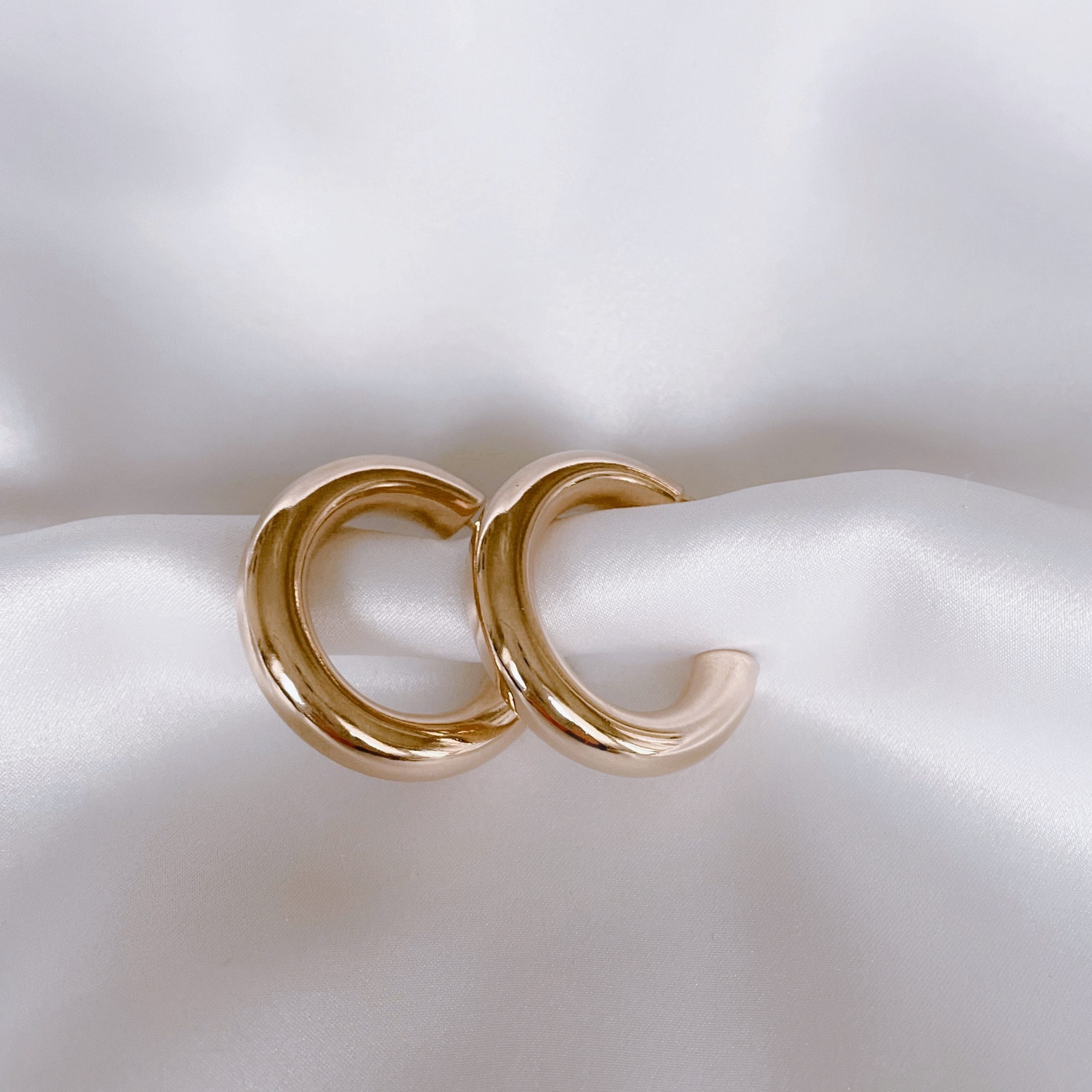 Gold-plated “Chiara” hoop earrings