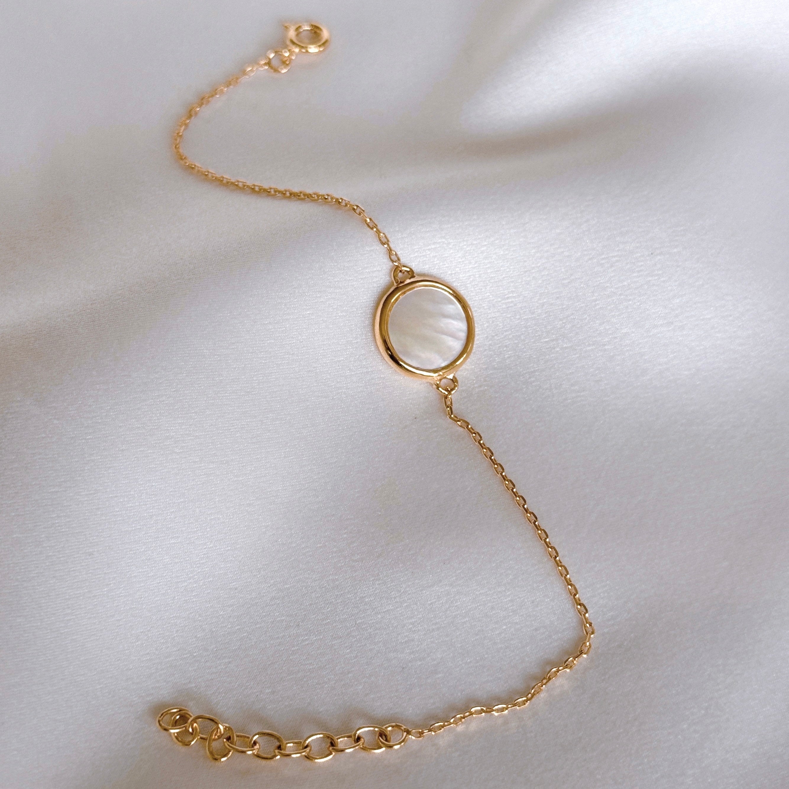 Gold-plated “Mother-of-pearl medal” bracelet