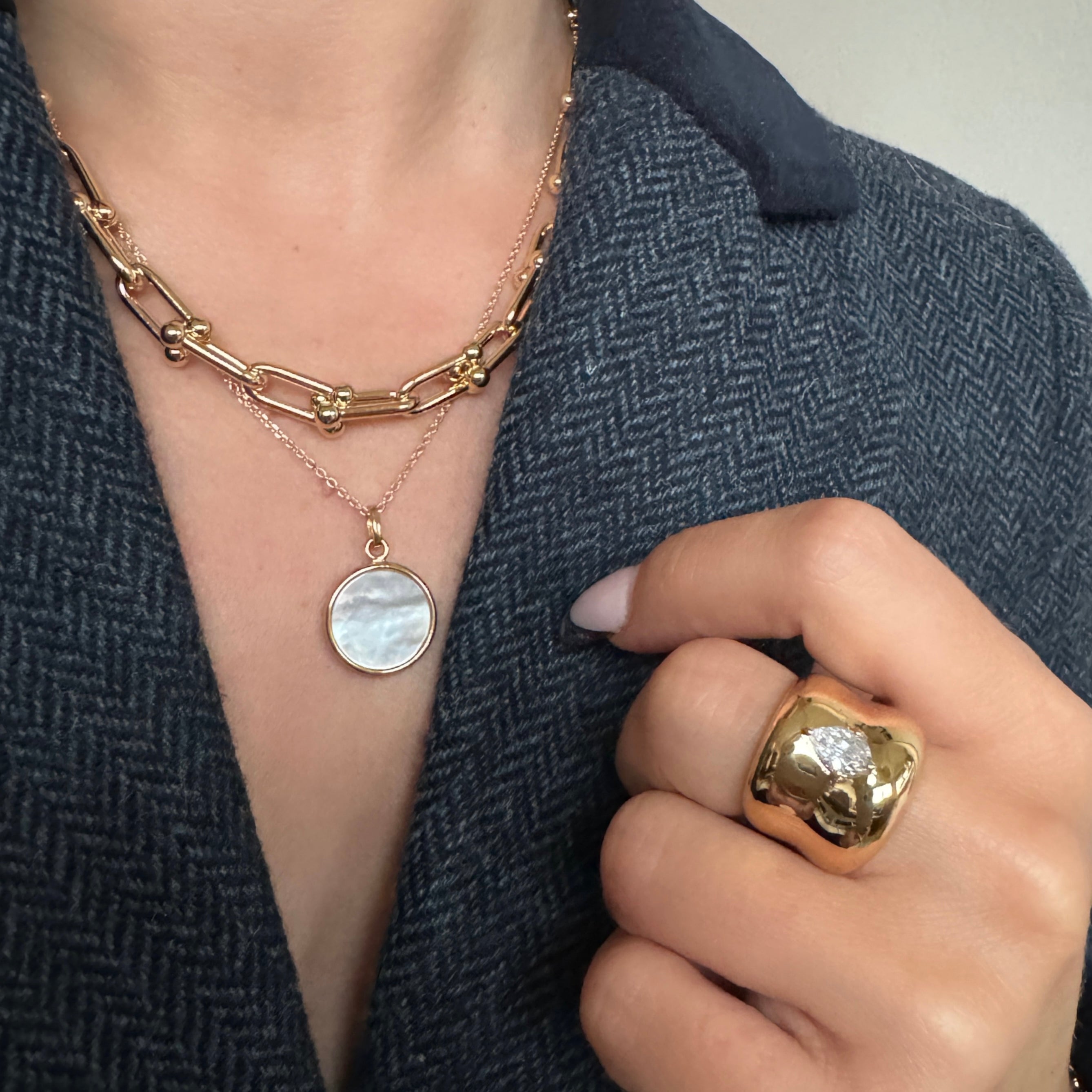 Gold-plated “Mother-of-pearl medal” necklace