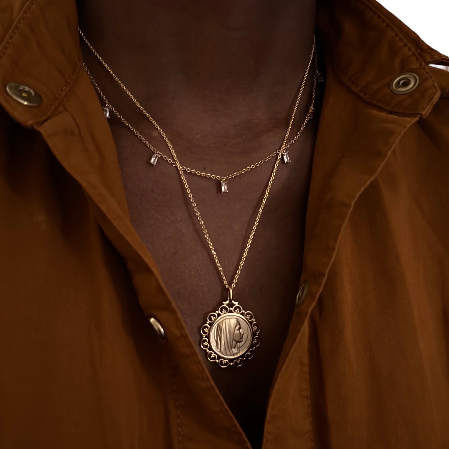 Collier Médaille ajourée "Vierge Marie" plaqué or