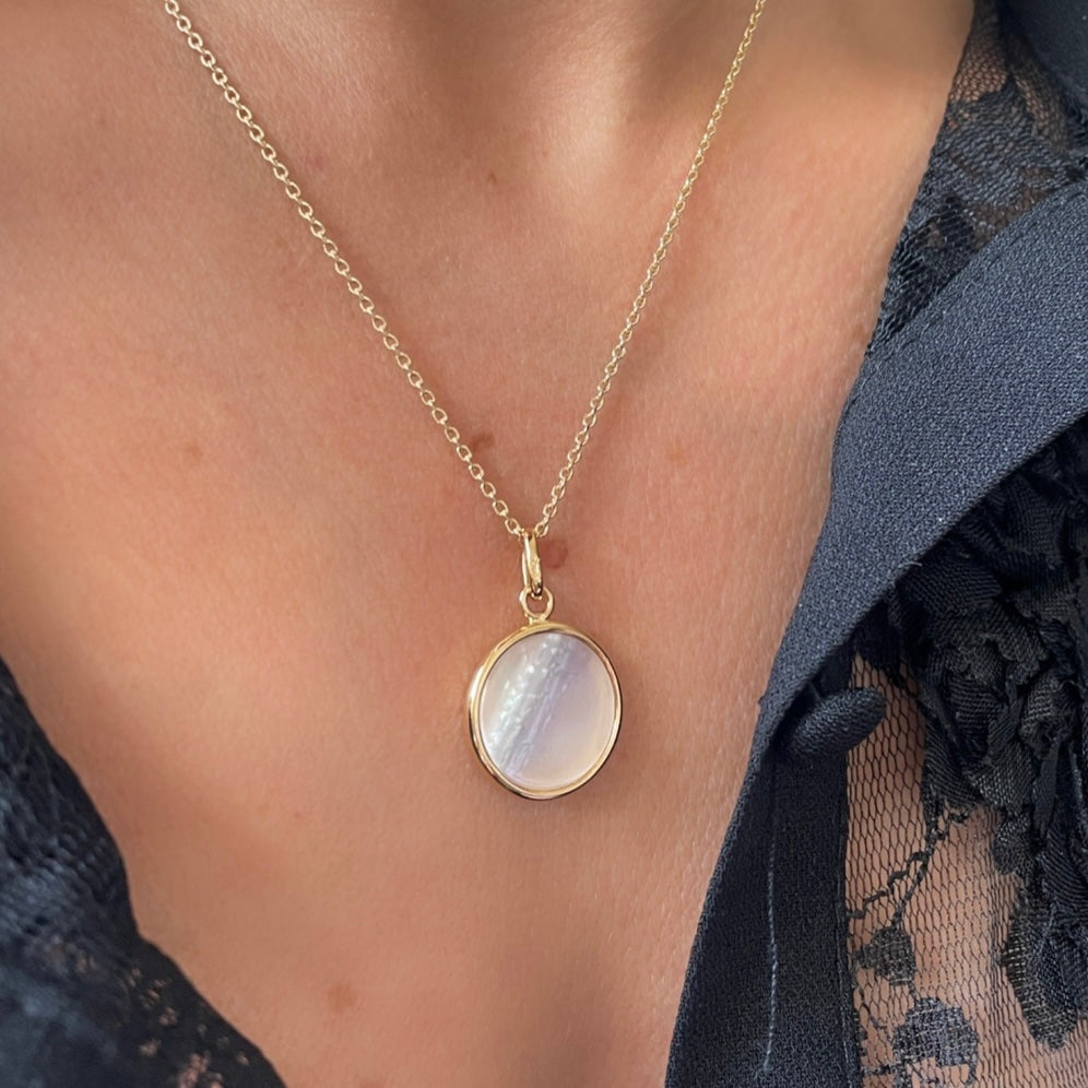 Gold-plated “Mother-of-pearl medal” necklace