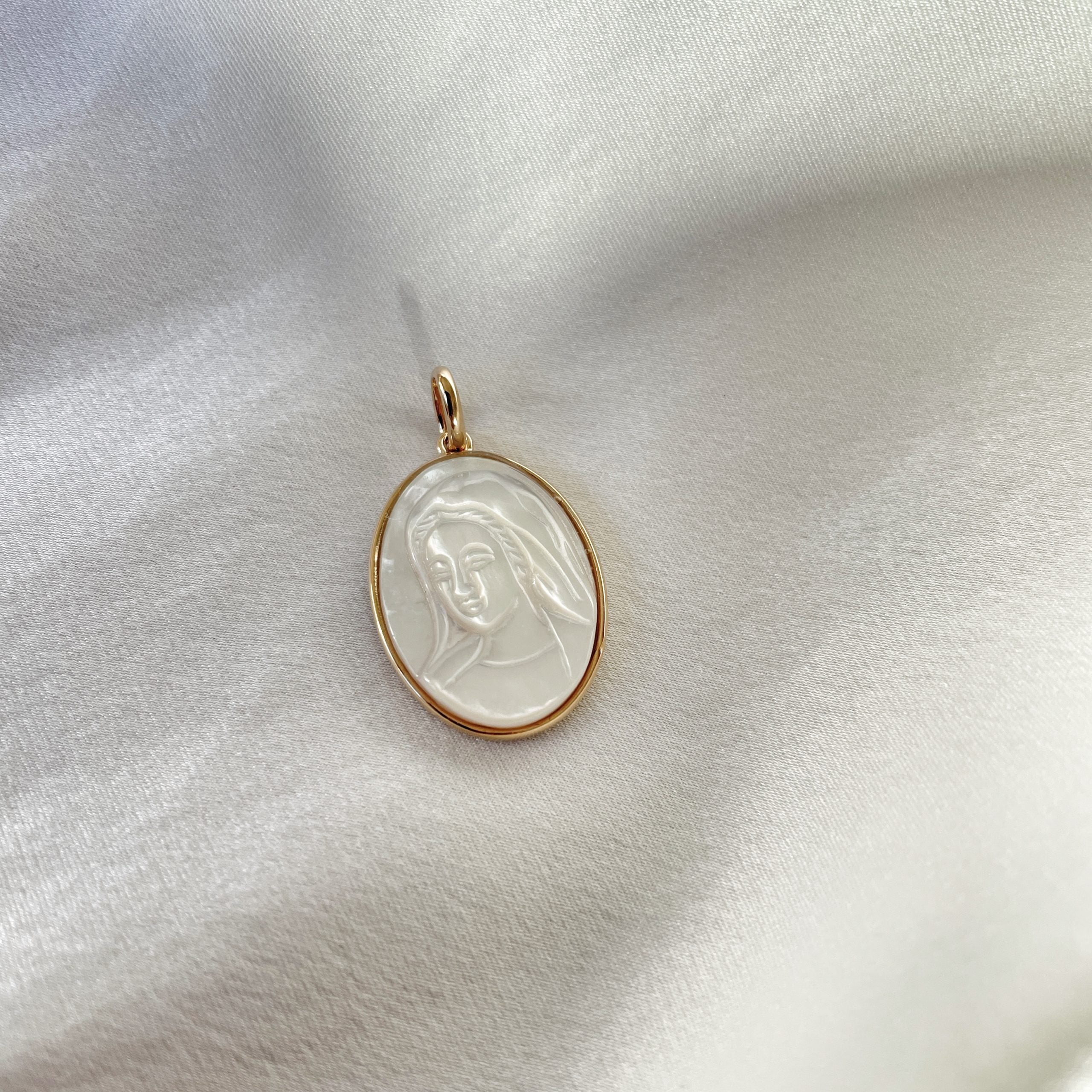 Pendentif “Médaille Vierge Marie” plaqué or