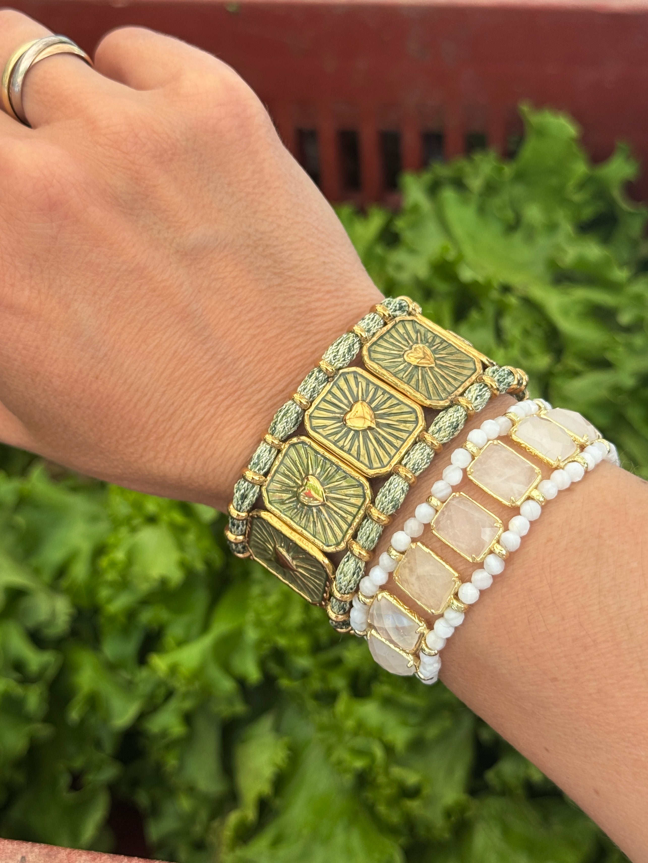 Bracelet "Manchette Cordon Cœurs Émaillés"