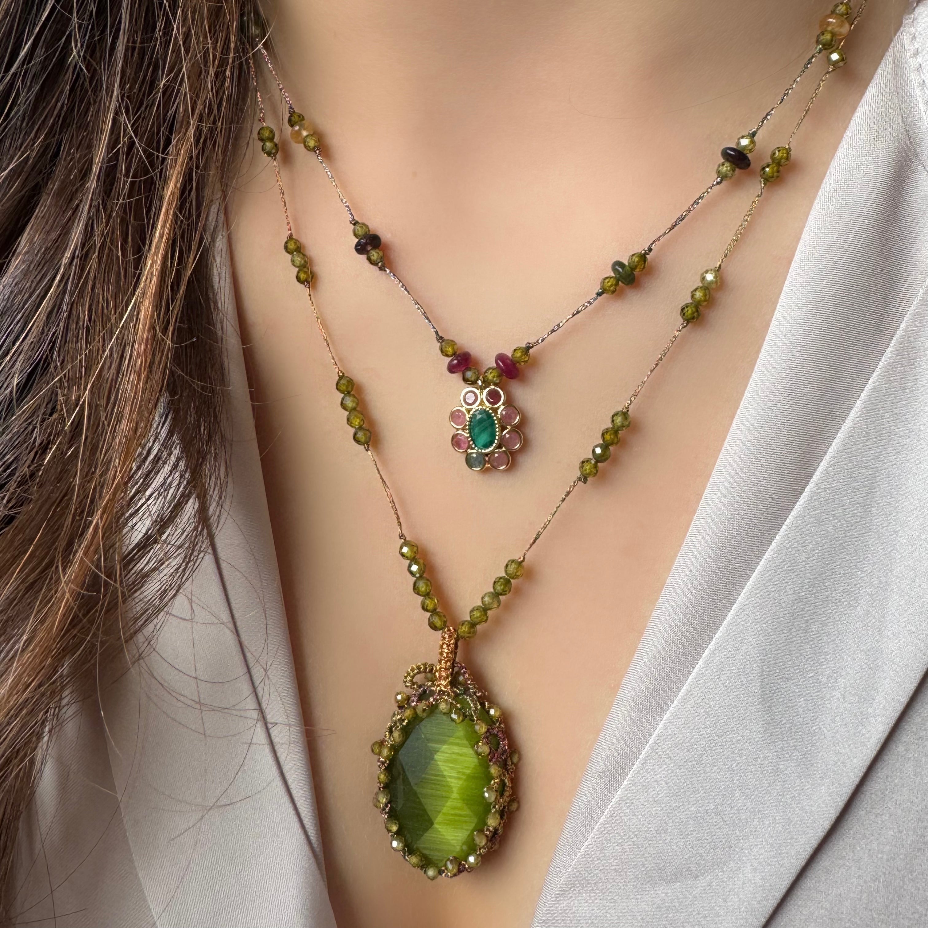 Collier fil perlé Pendentif Fleur Tourmaline