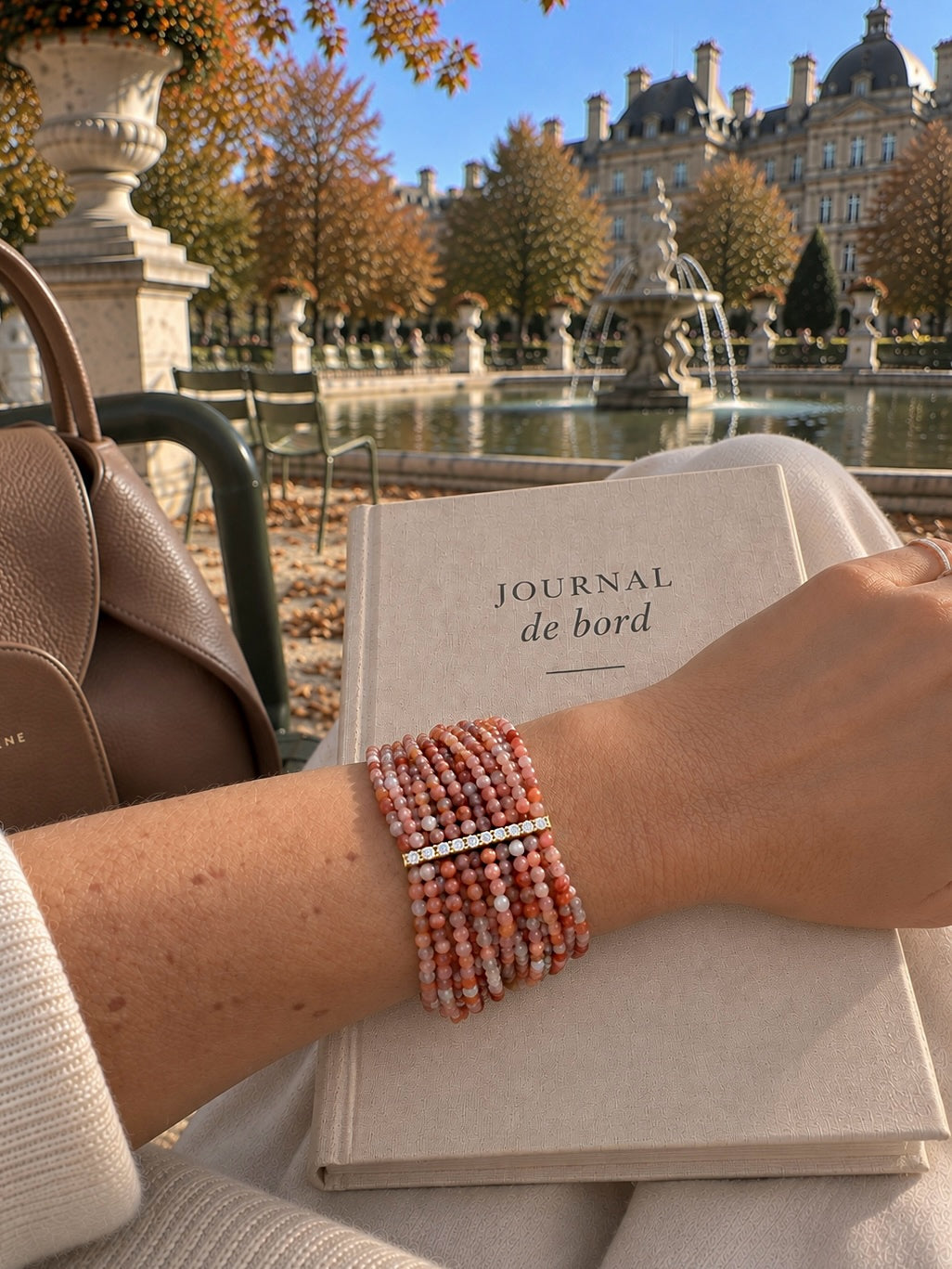 Bracelet multi-rangs en pierres et barre de strass