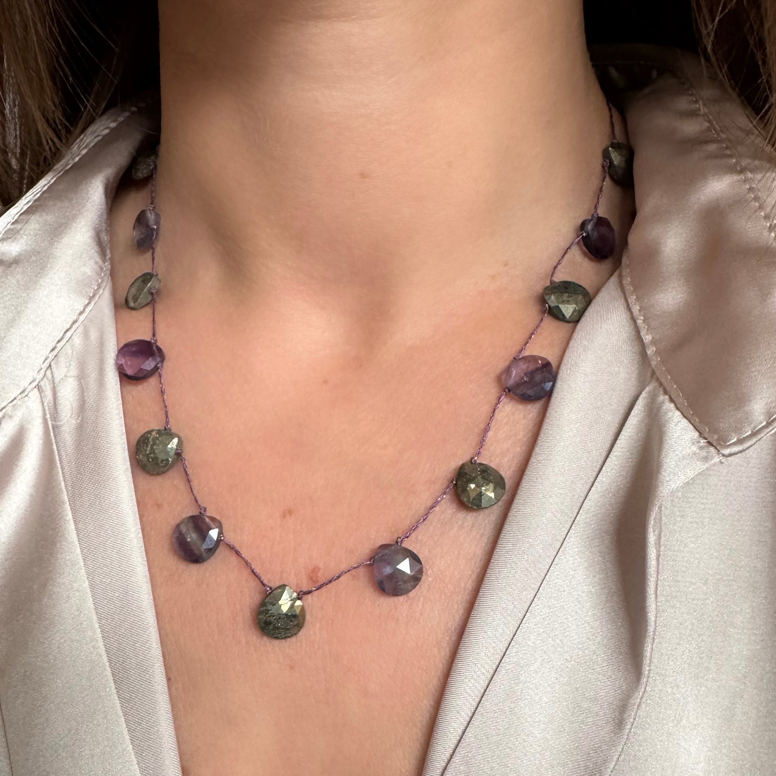 Collier « Pierres sur fil » pyrite et fluorine