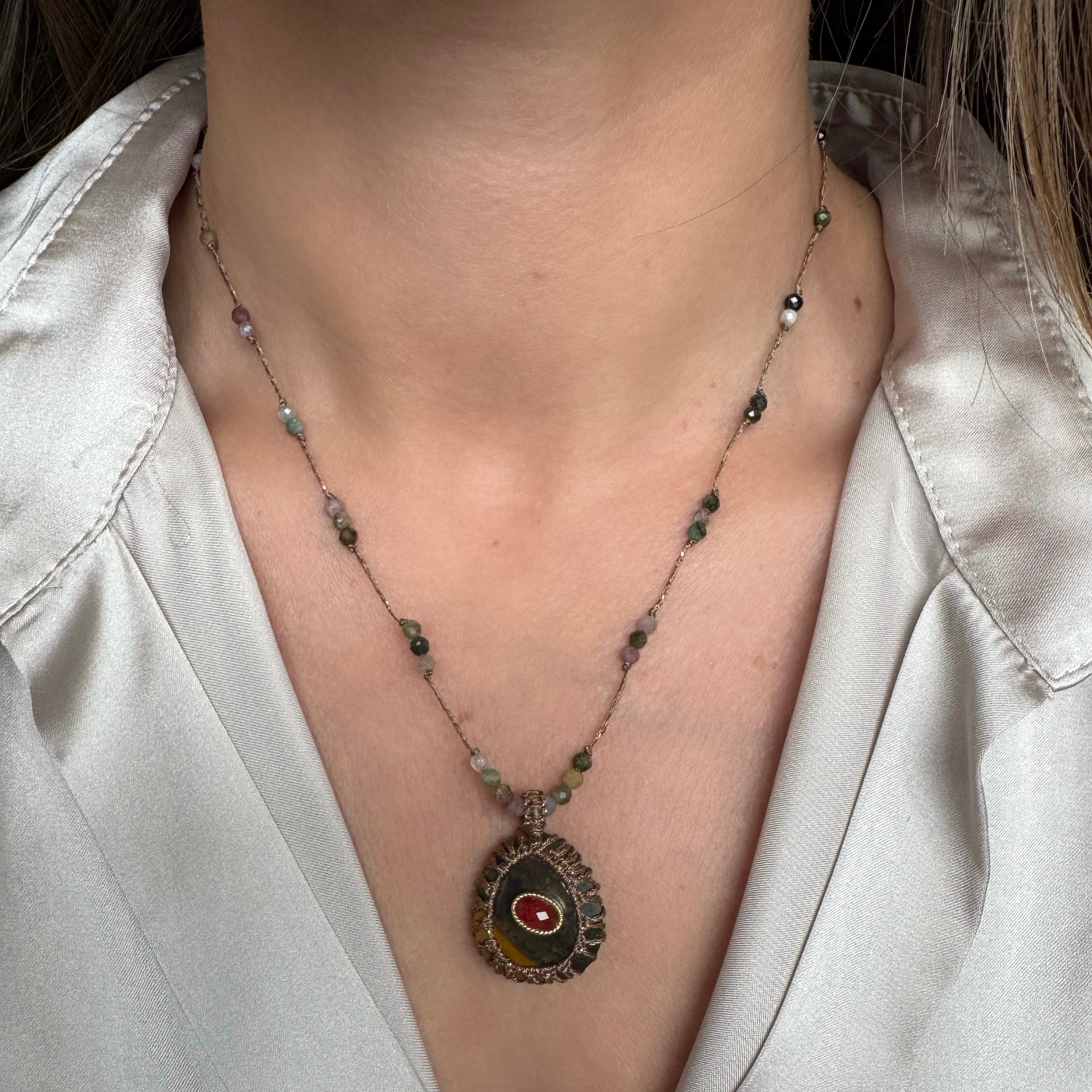 Collier « Fil œil de tigre »