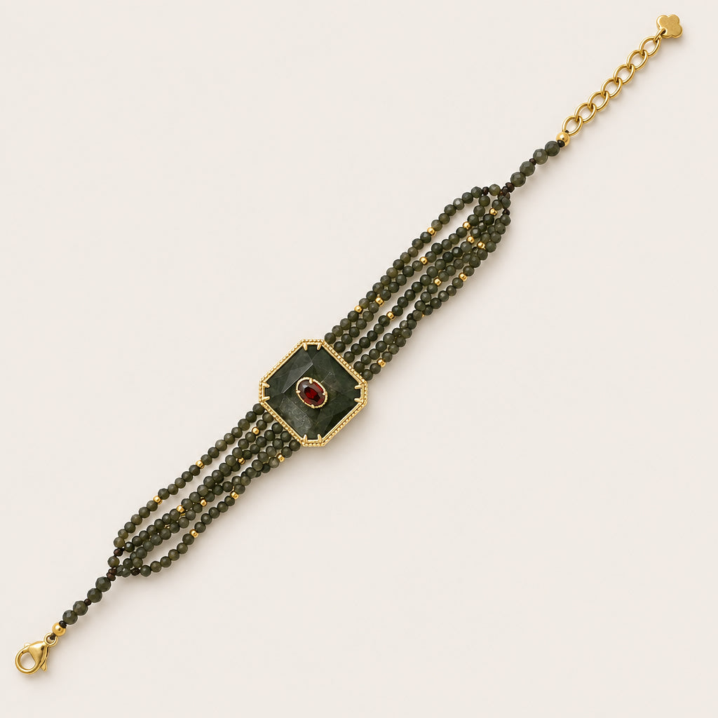Bracelet multi-rangs et pendentif carré