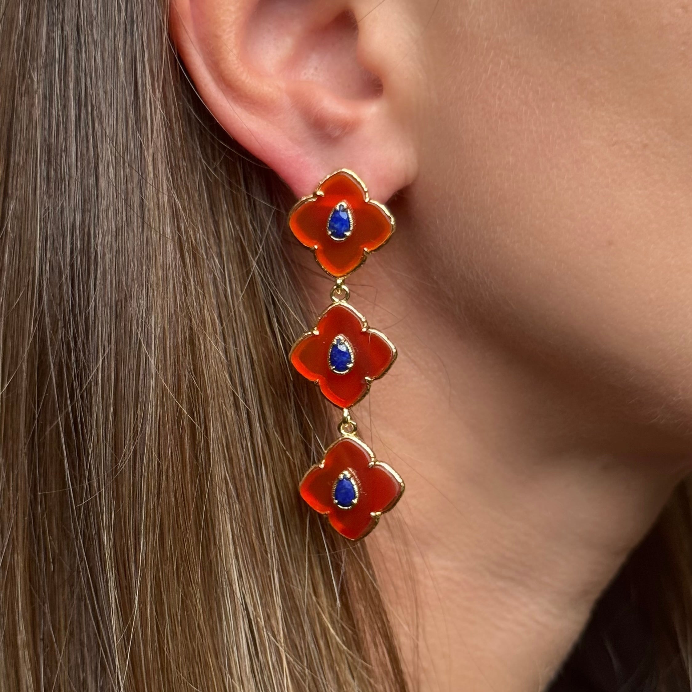 Boucles d’oreilles pendantes "3 Trèfles" Cornaline et Lapis Lazuli