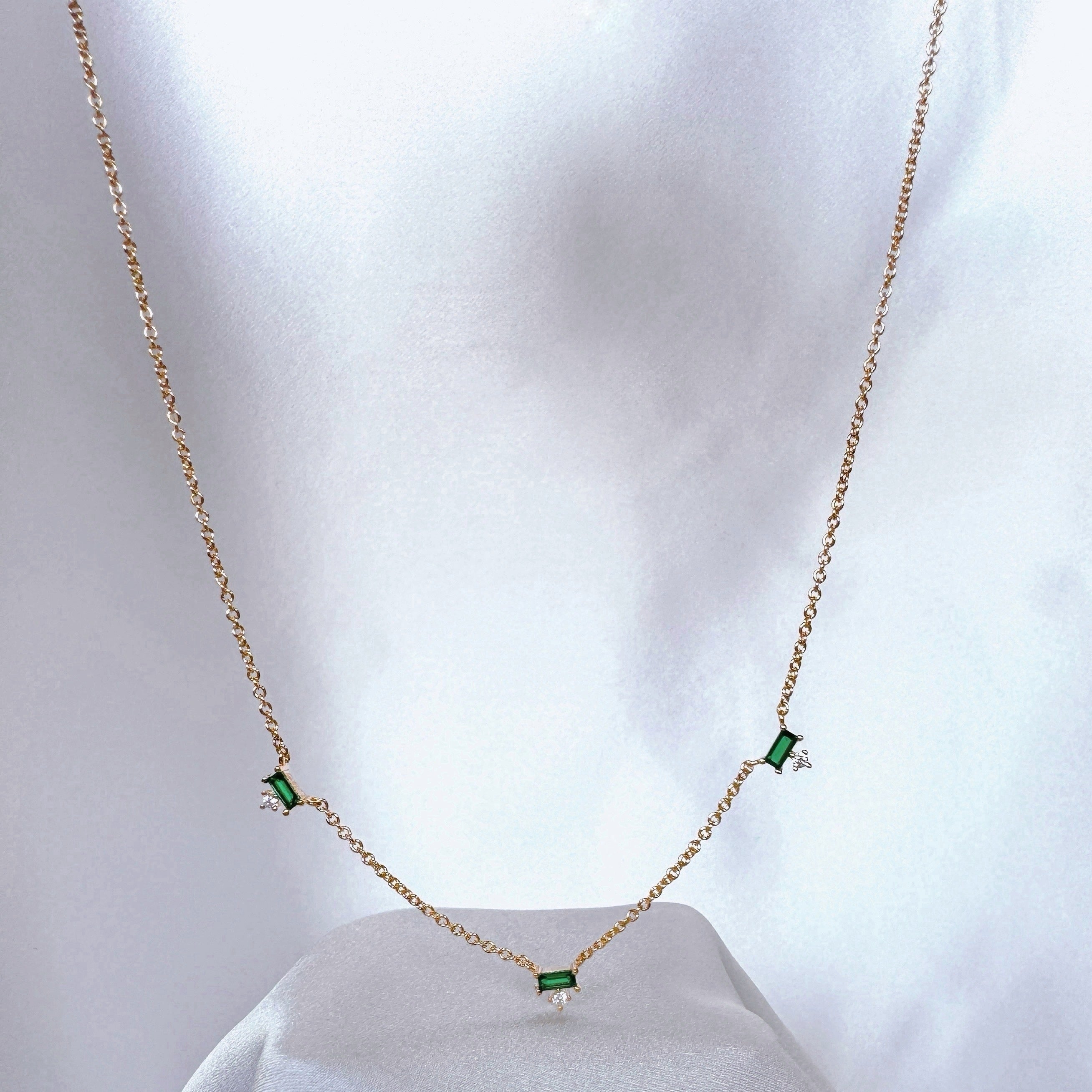 Gold-plated “Poème” necklace