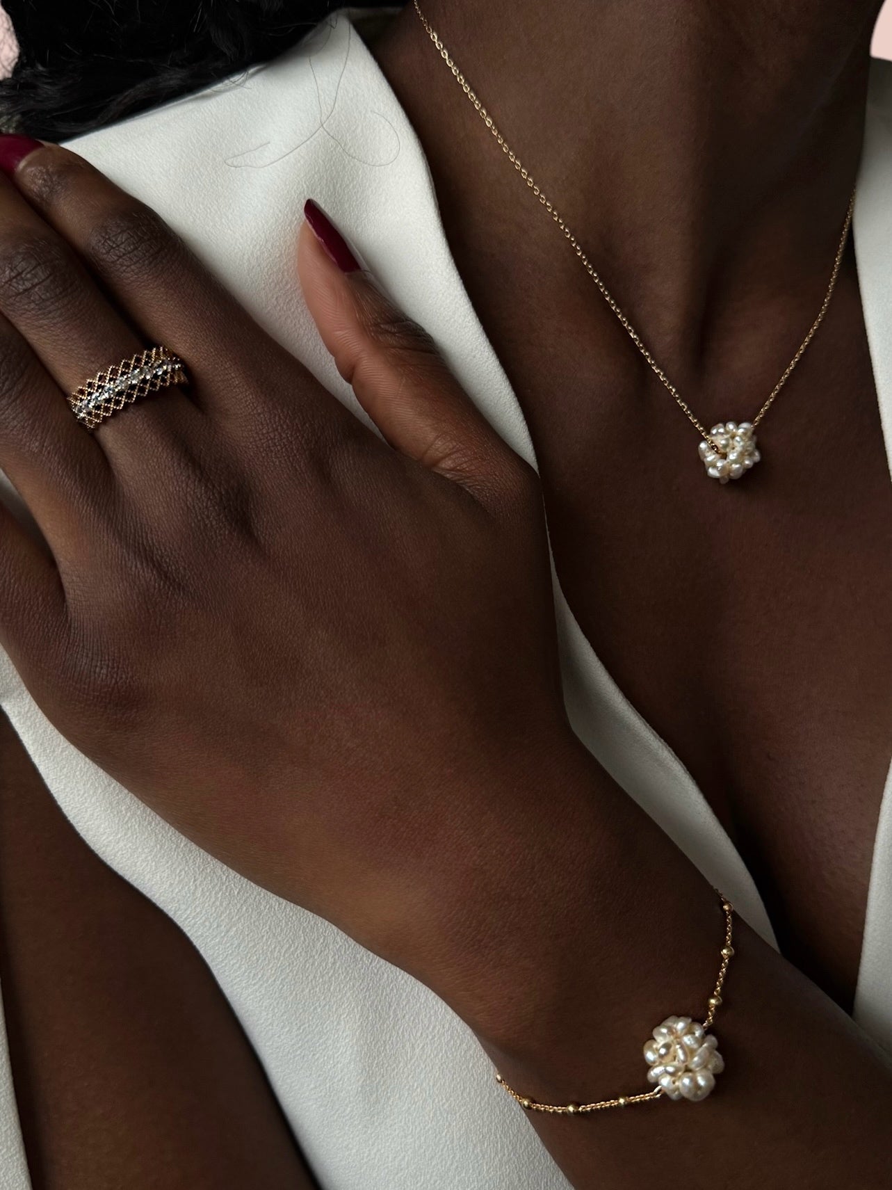 Bague "Anneau dentelle sertie"