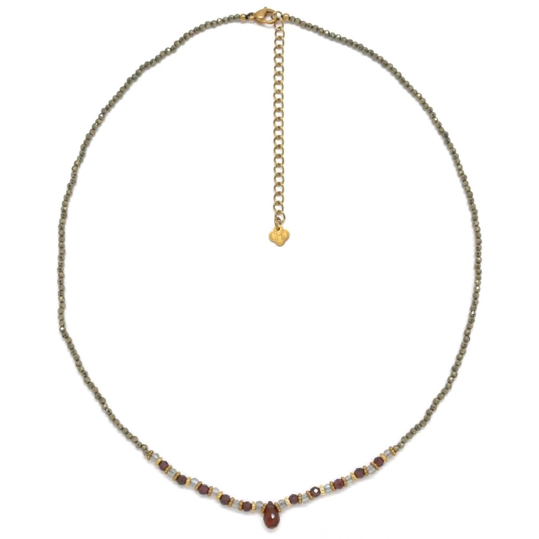 Collier « Pyrite et petite goutte de Grenat »