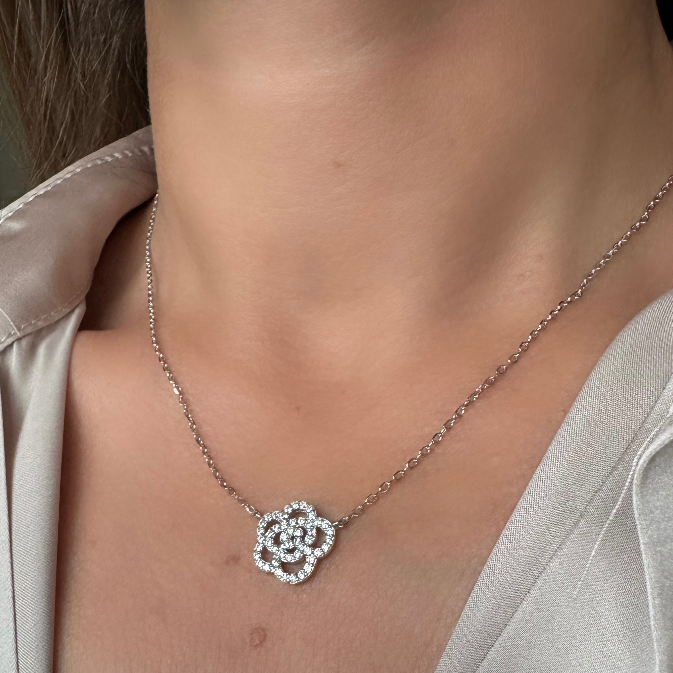 Collier « Camélia serti » argent 925