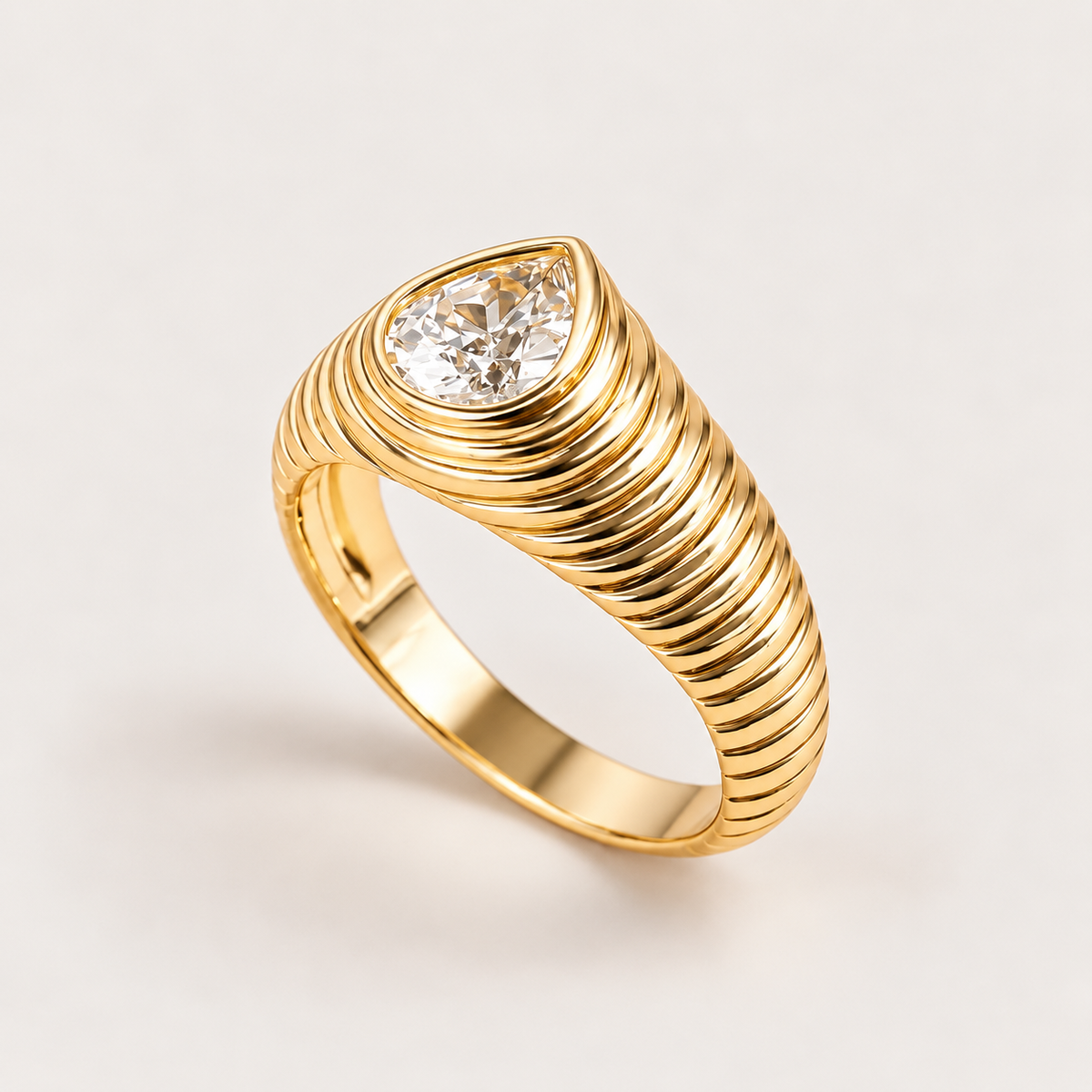 Bague de petit doigt « forme Poire » plaqué or