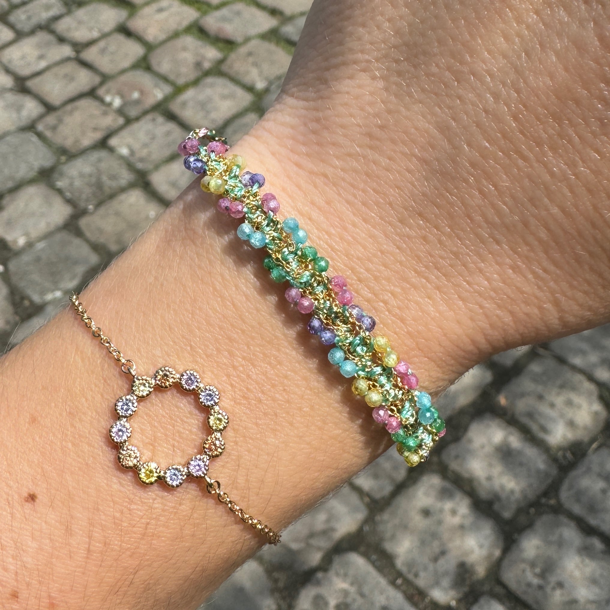 Bracelet « Anneau arc-en-ciel pastel » plaqué or