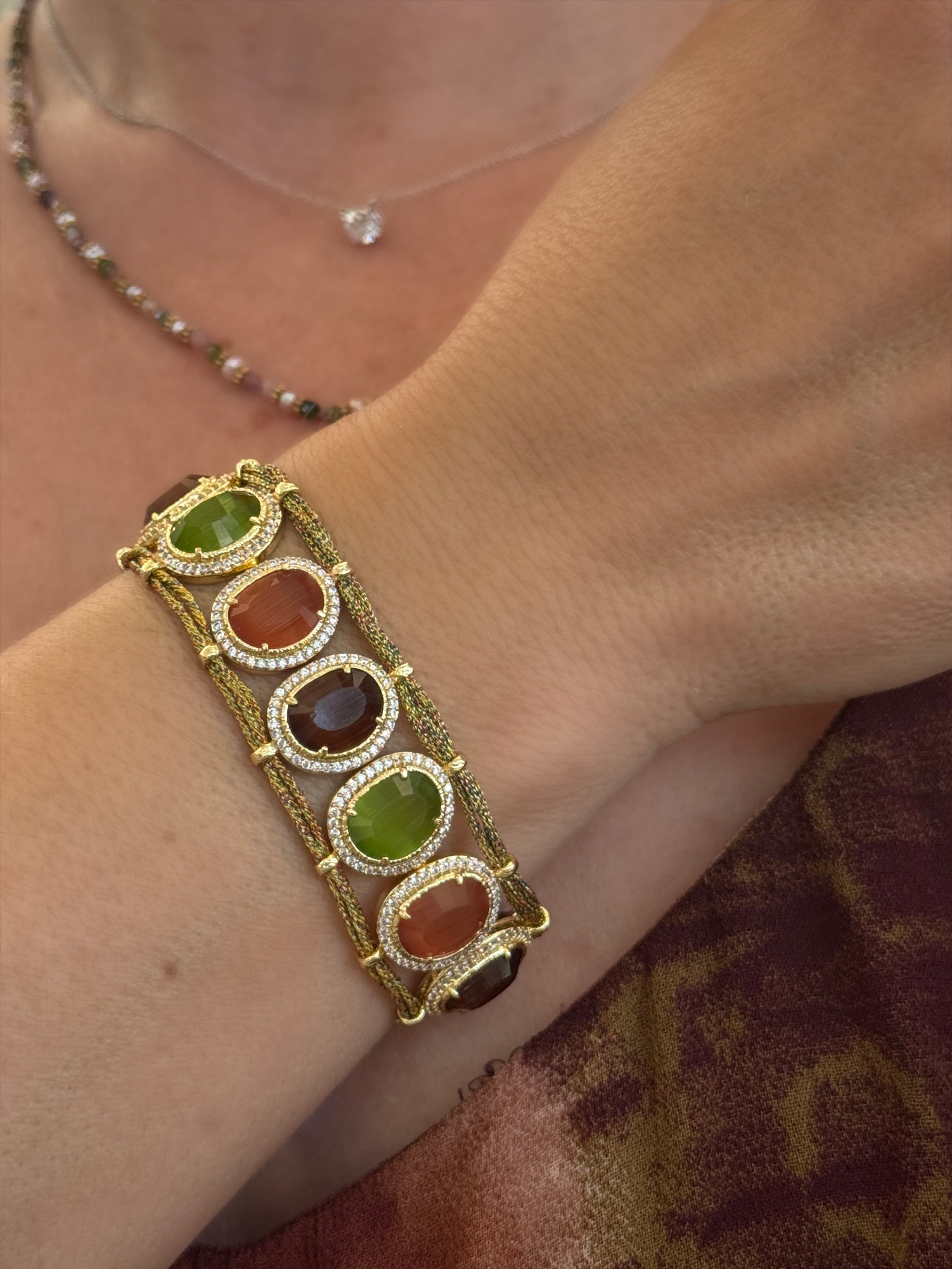 Bracelet " Manchette cordon oeil de chat"