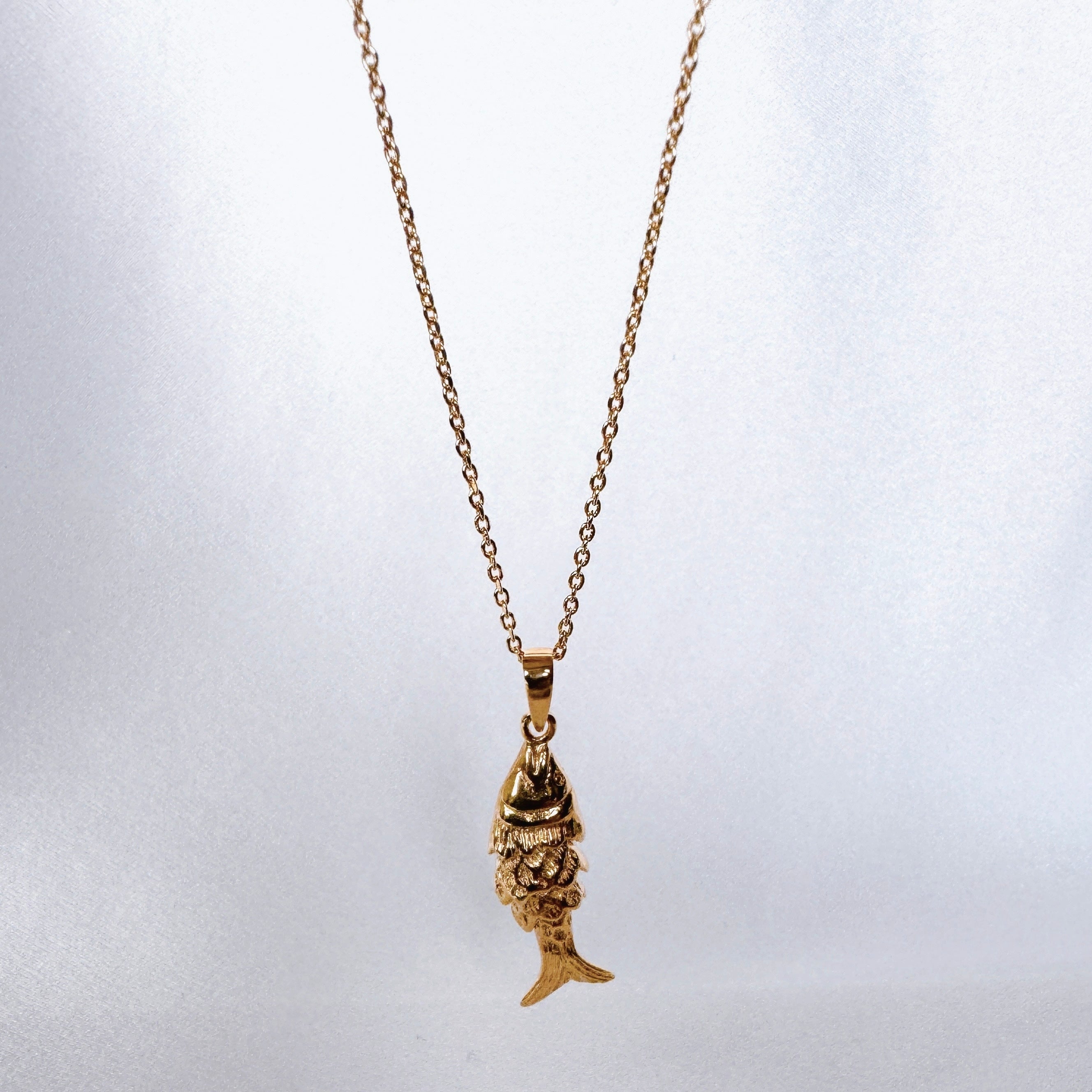 Gold-plated “Little articulated fish” necklace