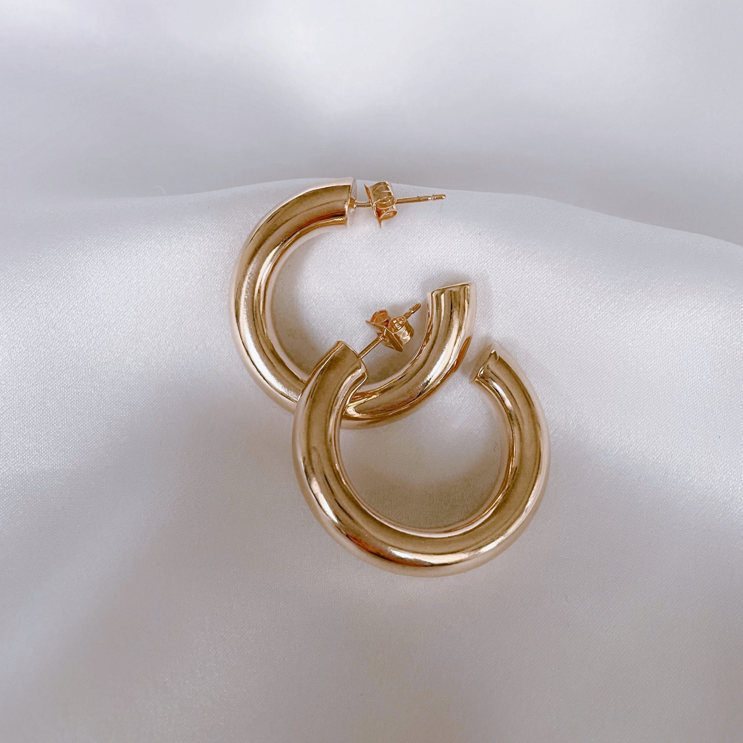 Gold-plated “Chiara” hoop earrings