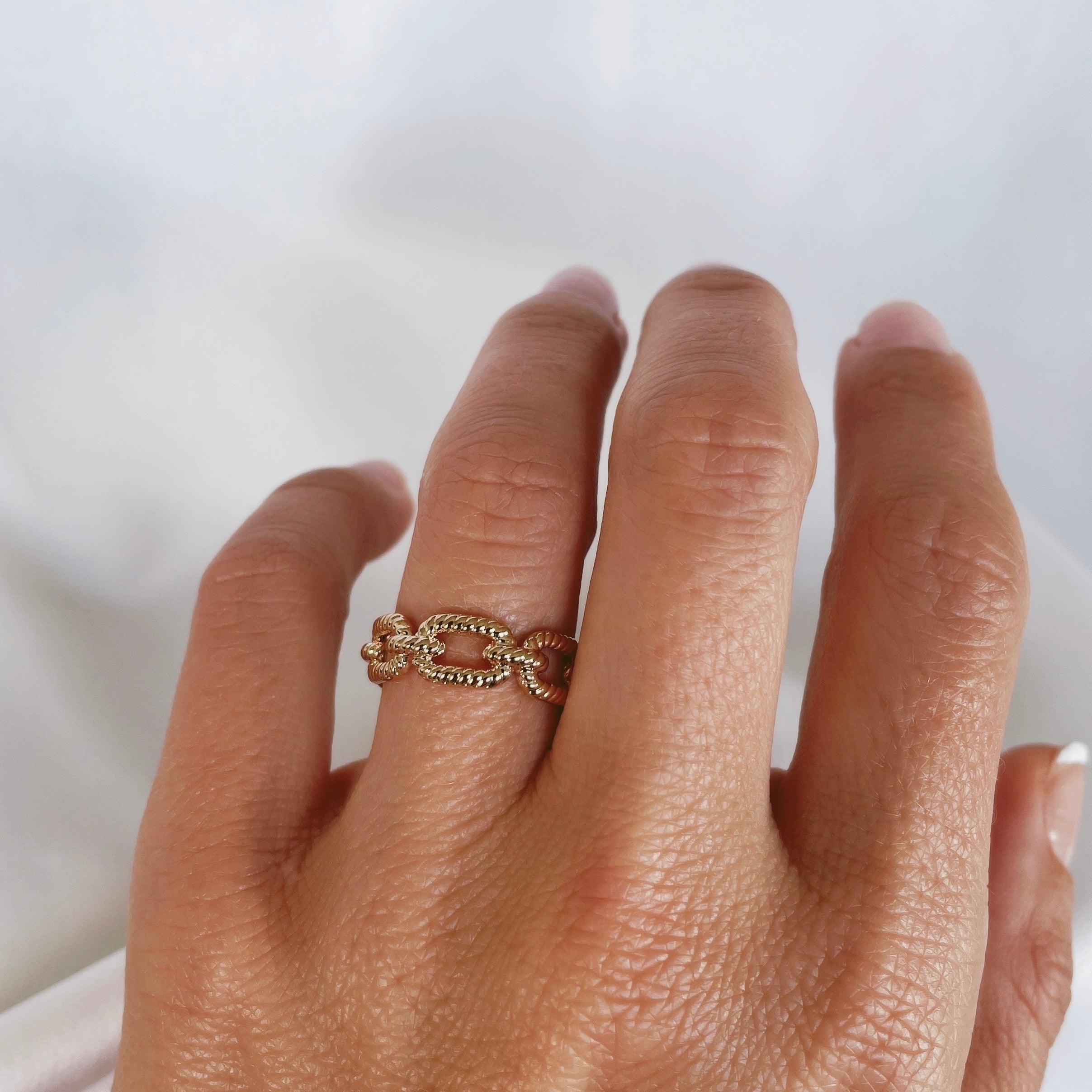 Gold-plated “Mini links” ring