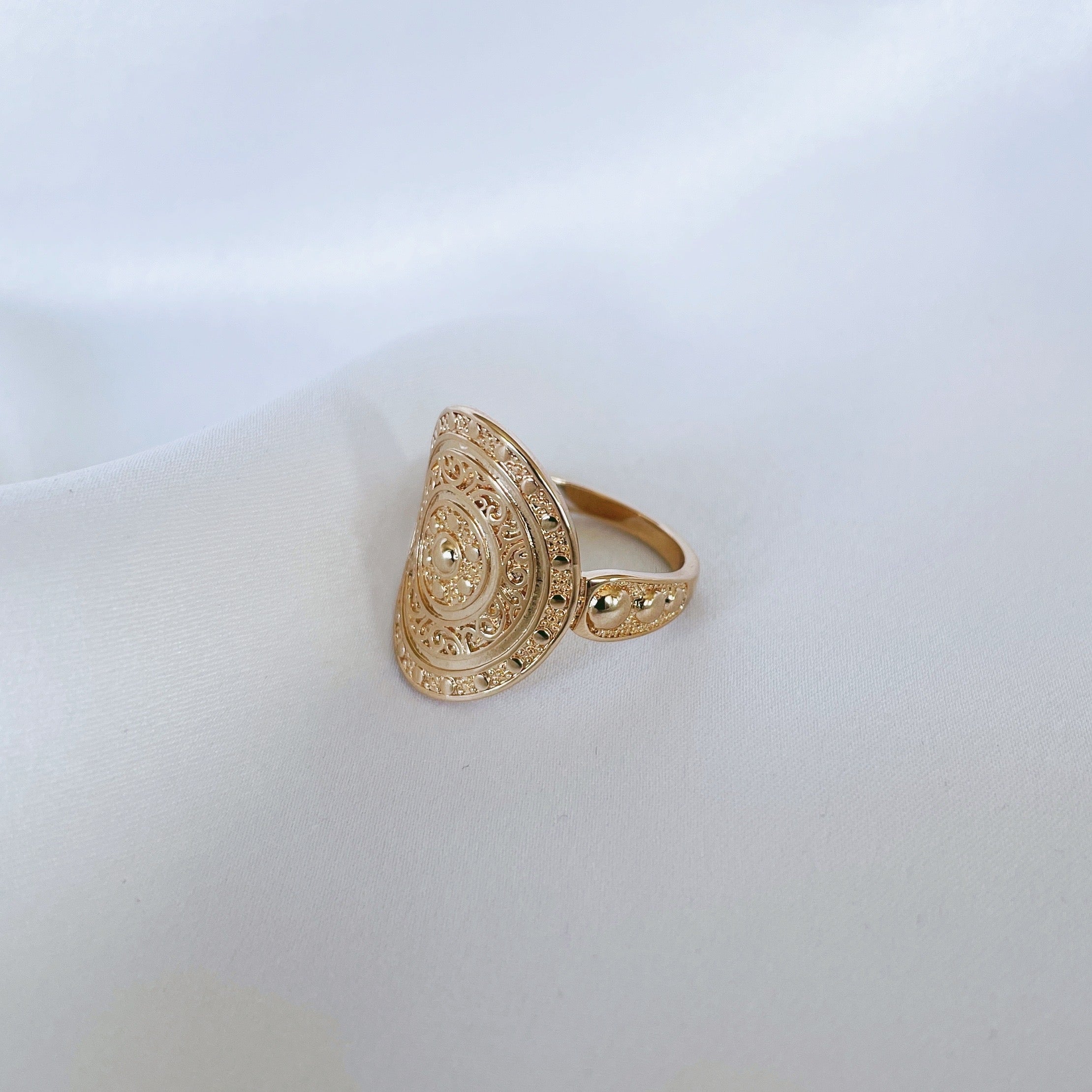 Gold-plated “Medal” ring