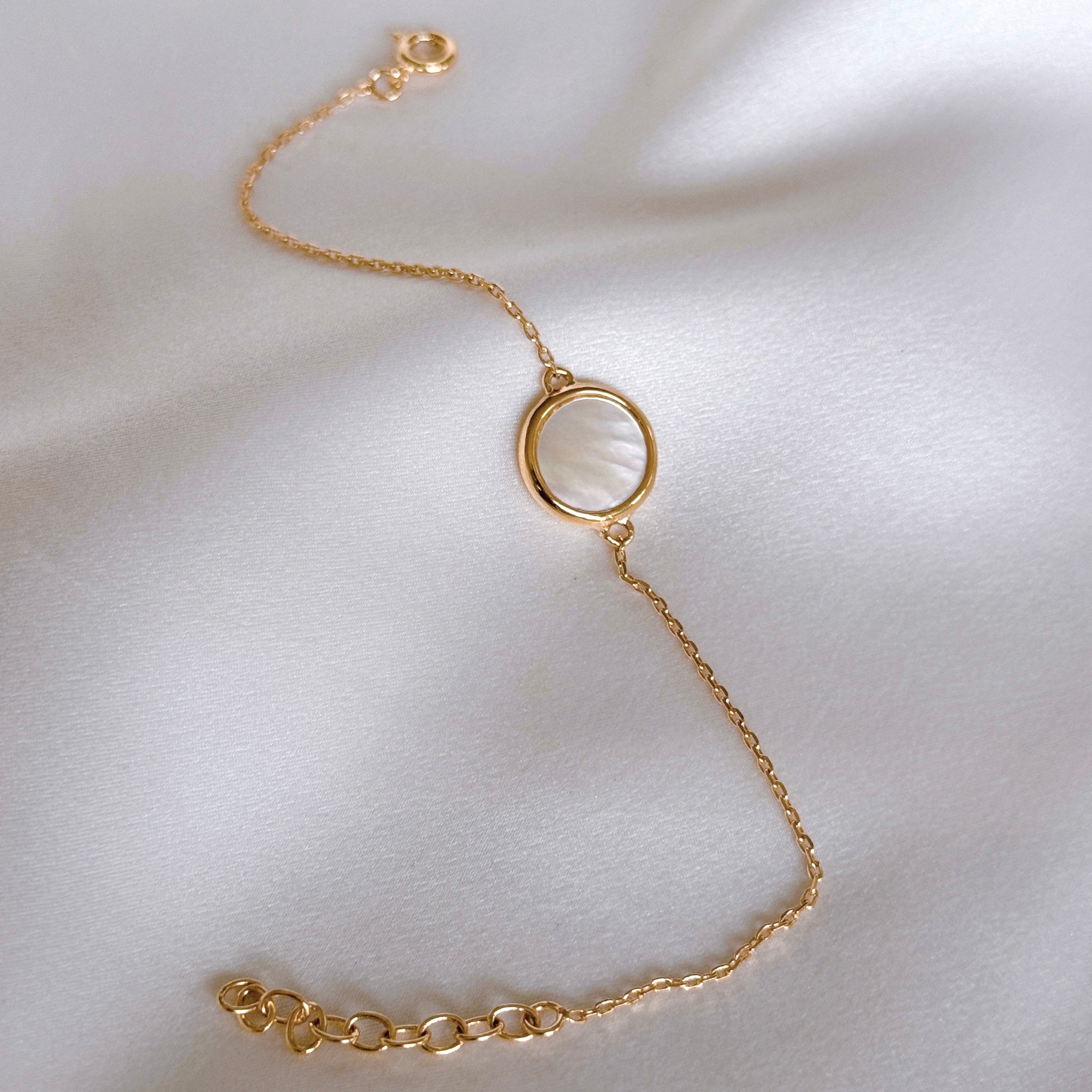 Bracelet "Médaille nacre" plaqué or