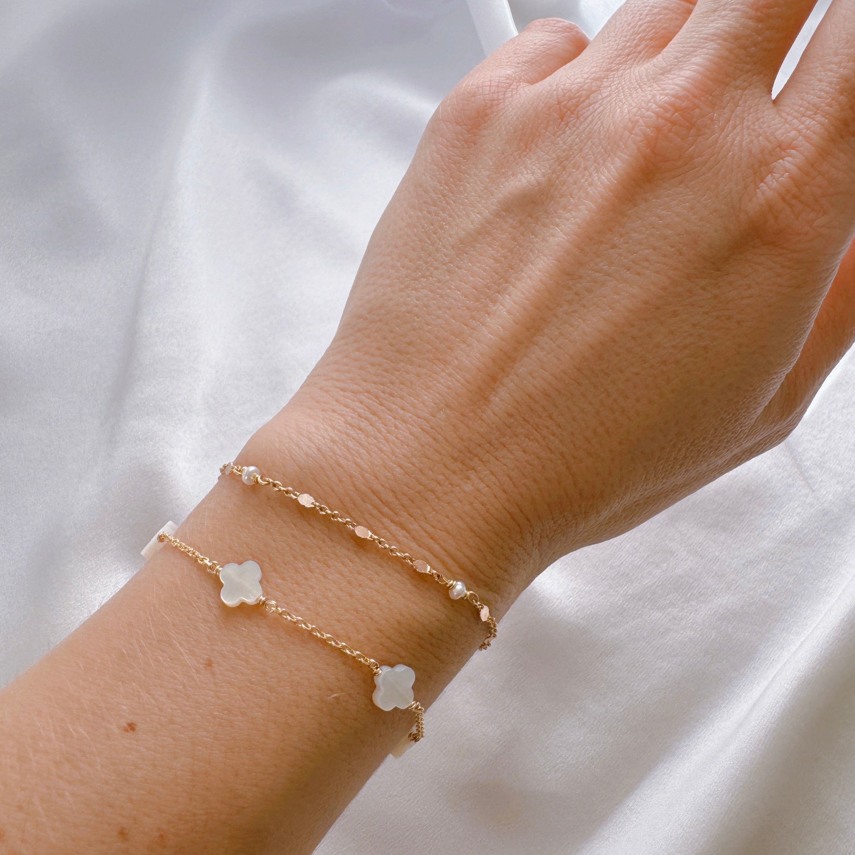 Gold-plated “5 mother-of-pearl clovers” bracelet