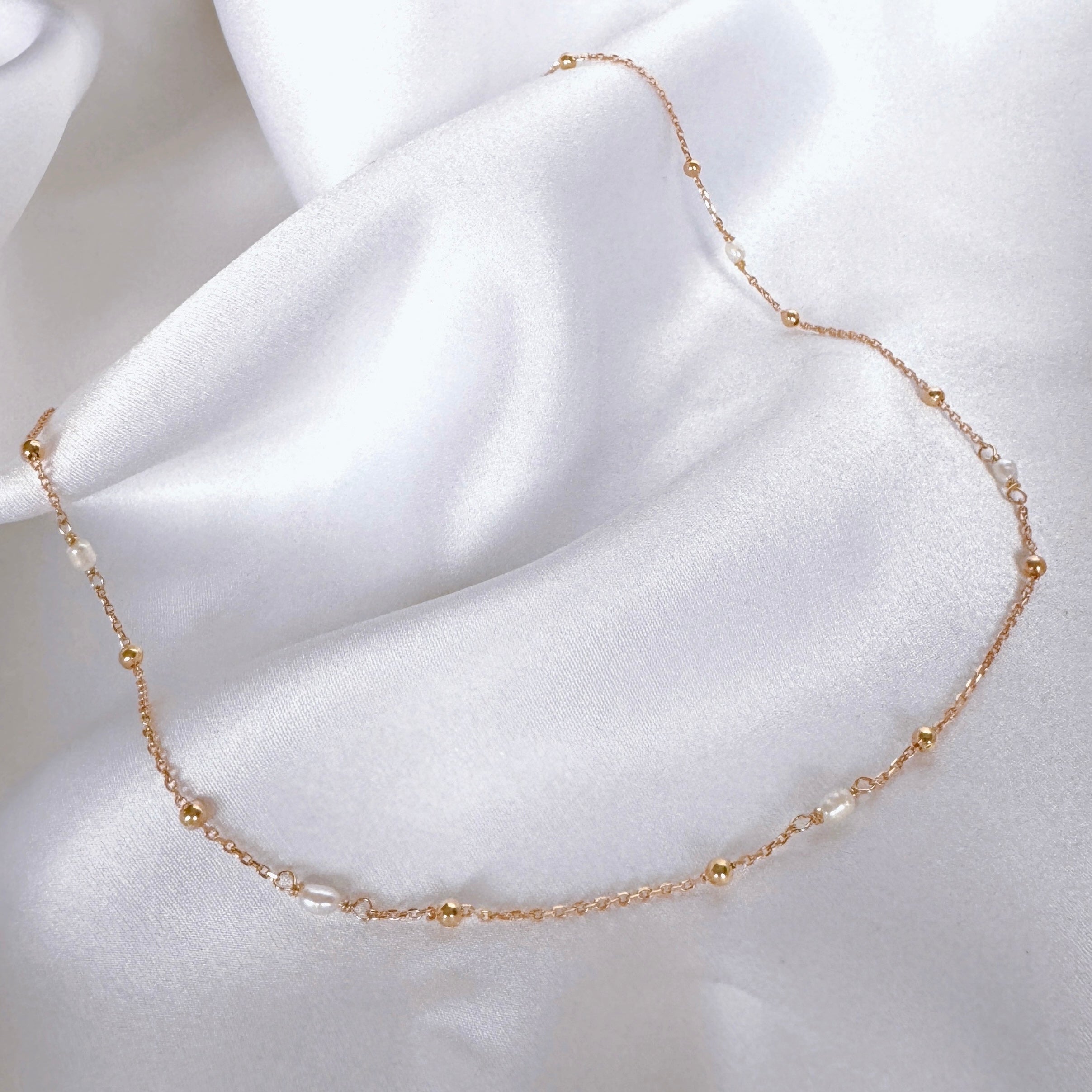 Gold-plated “Pearl” necklace