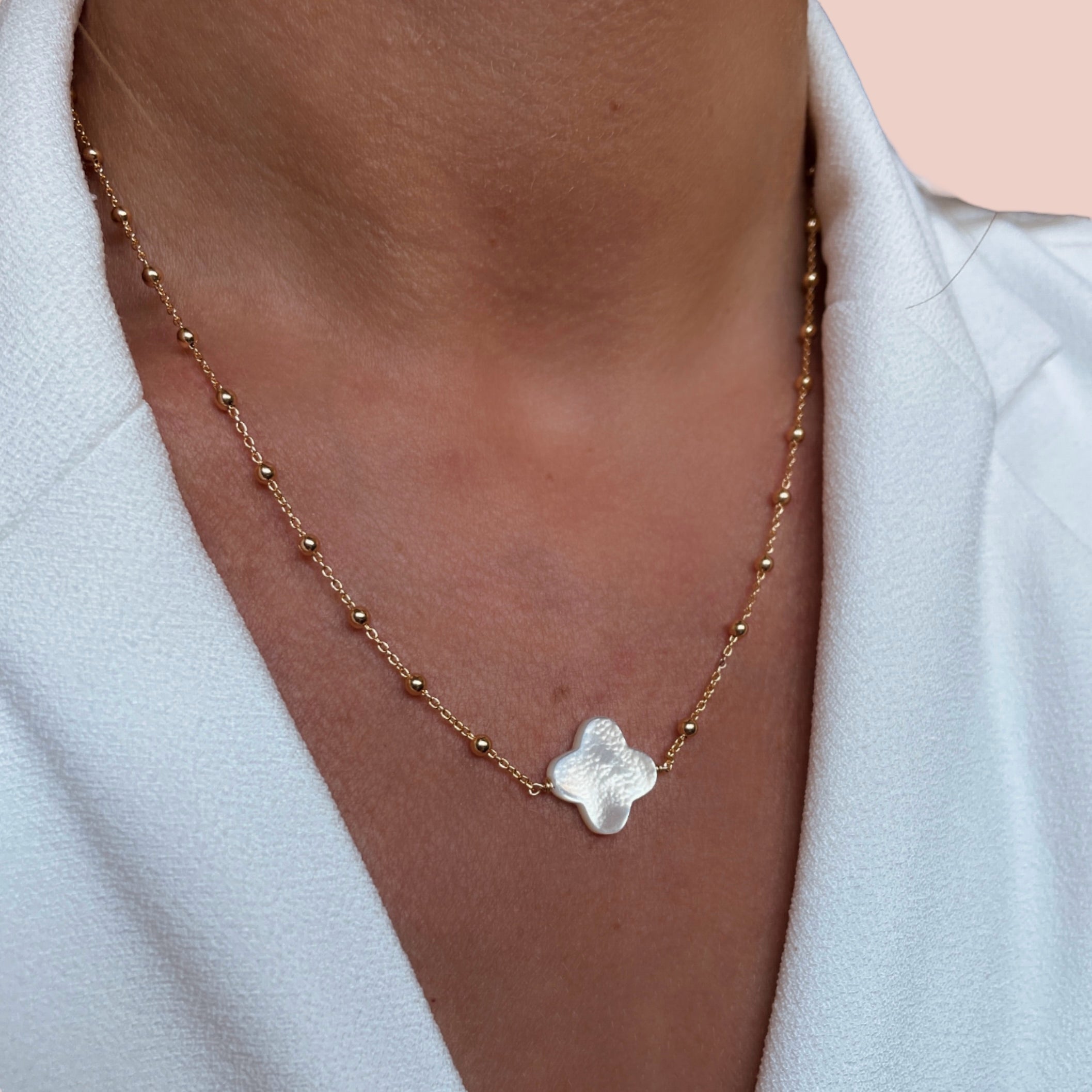 Gold-plated “Pearly Clover” necklace