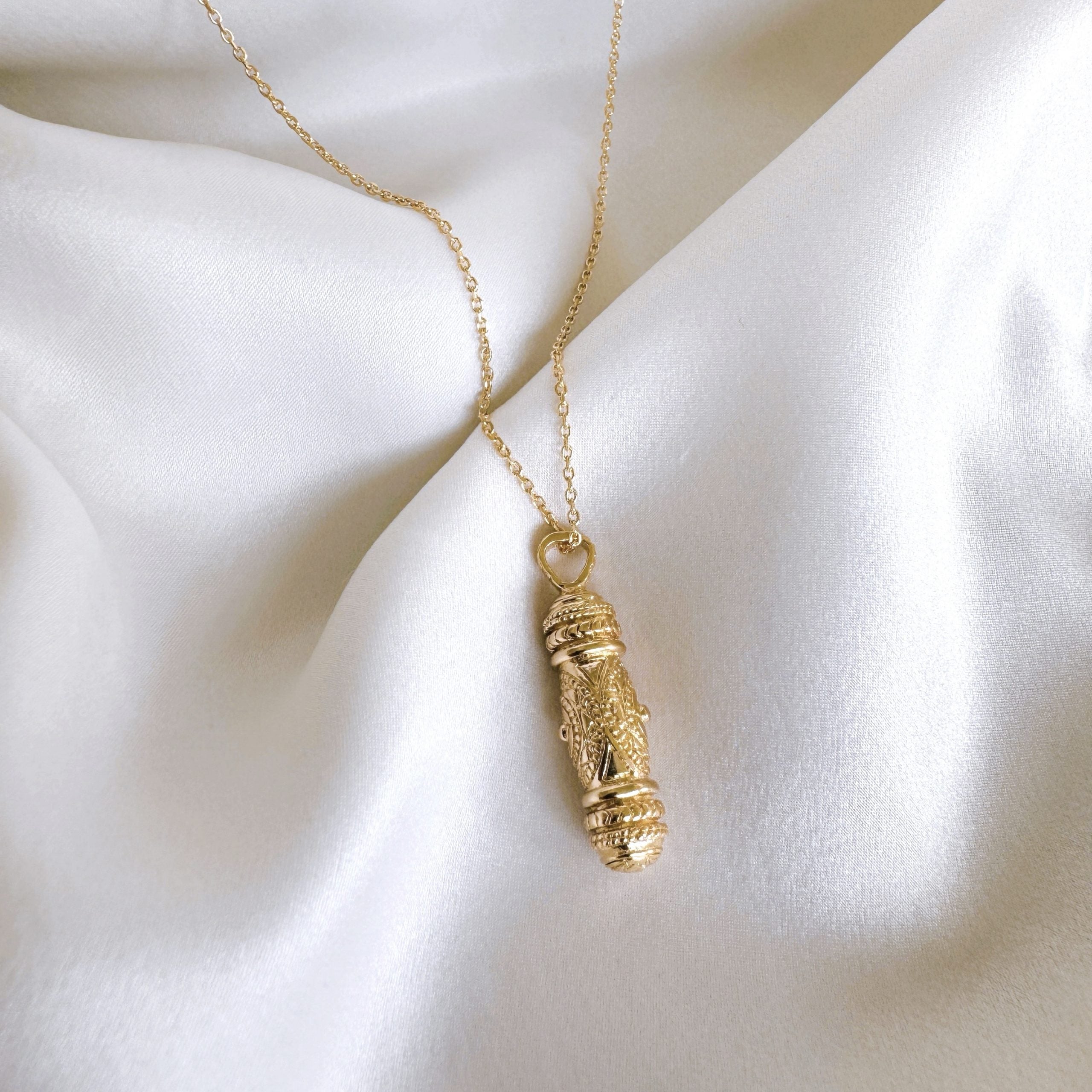 Gold-plated “Talisman” necklace