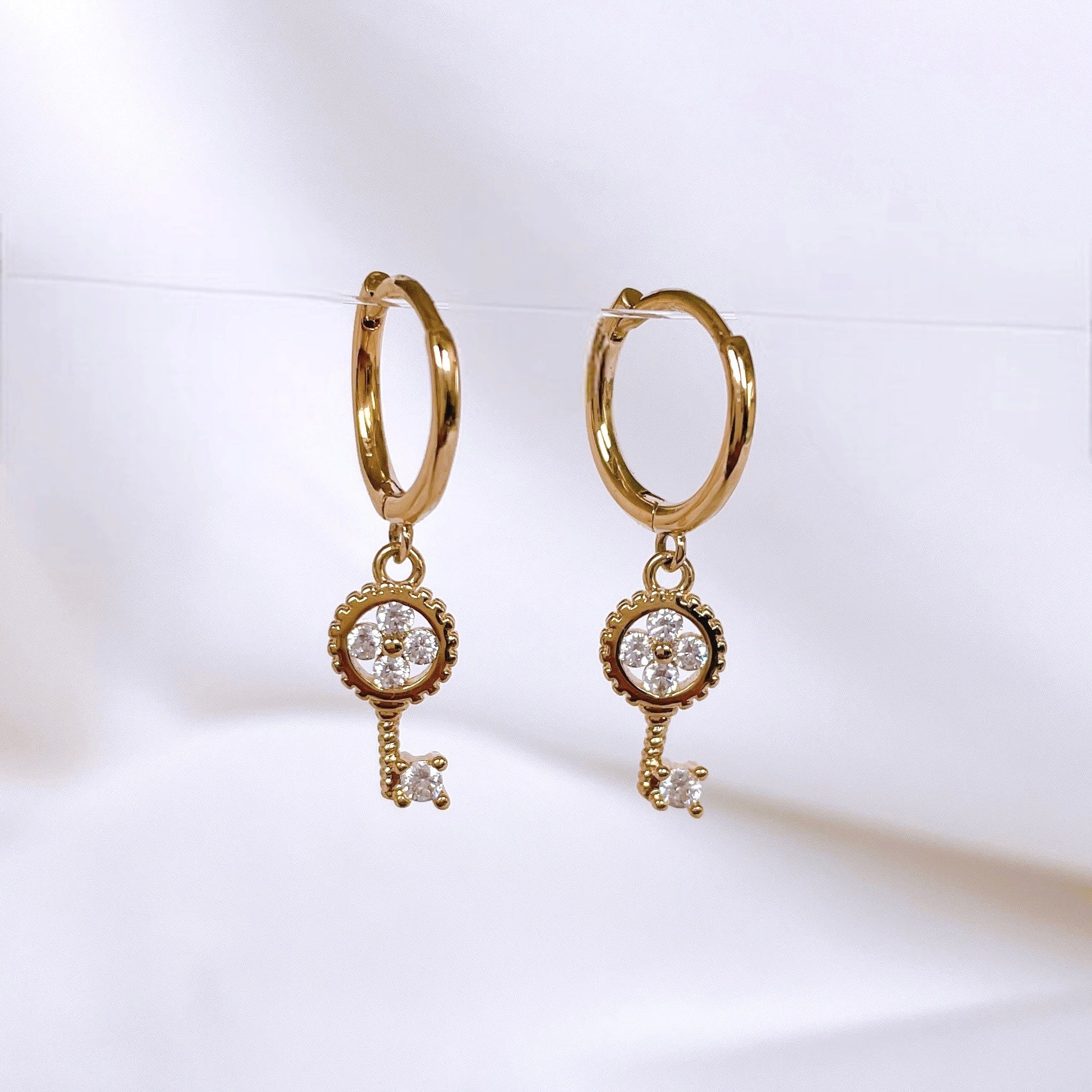 Gold-plated “Keys” earrings